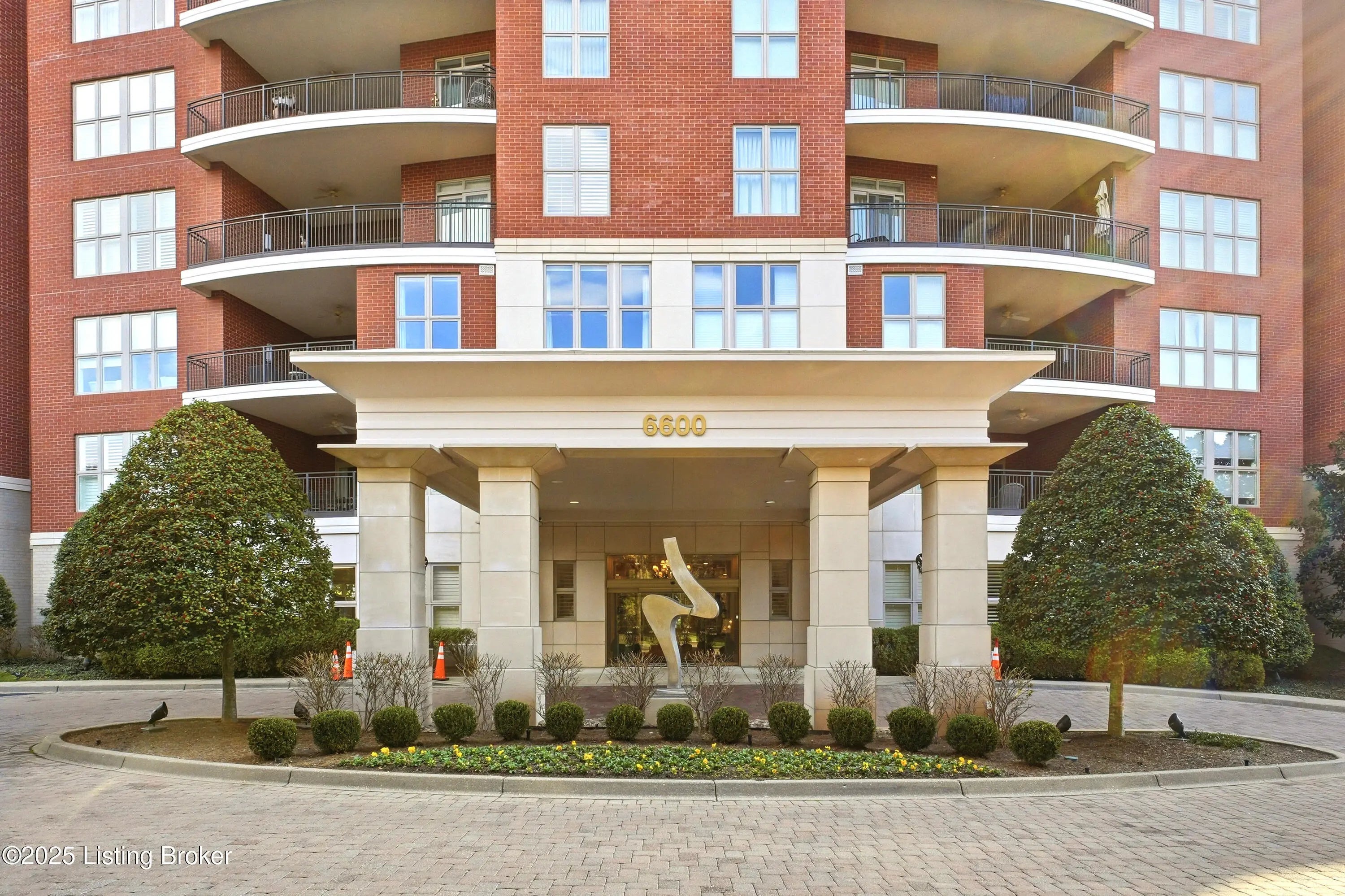 Photo of Listing #1703772