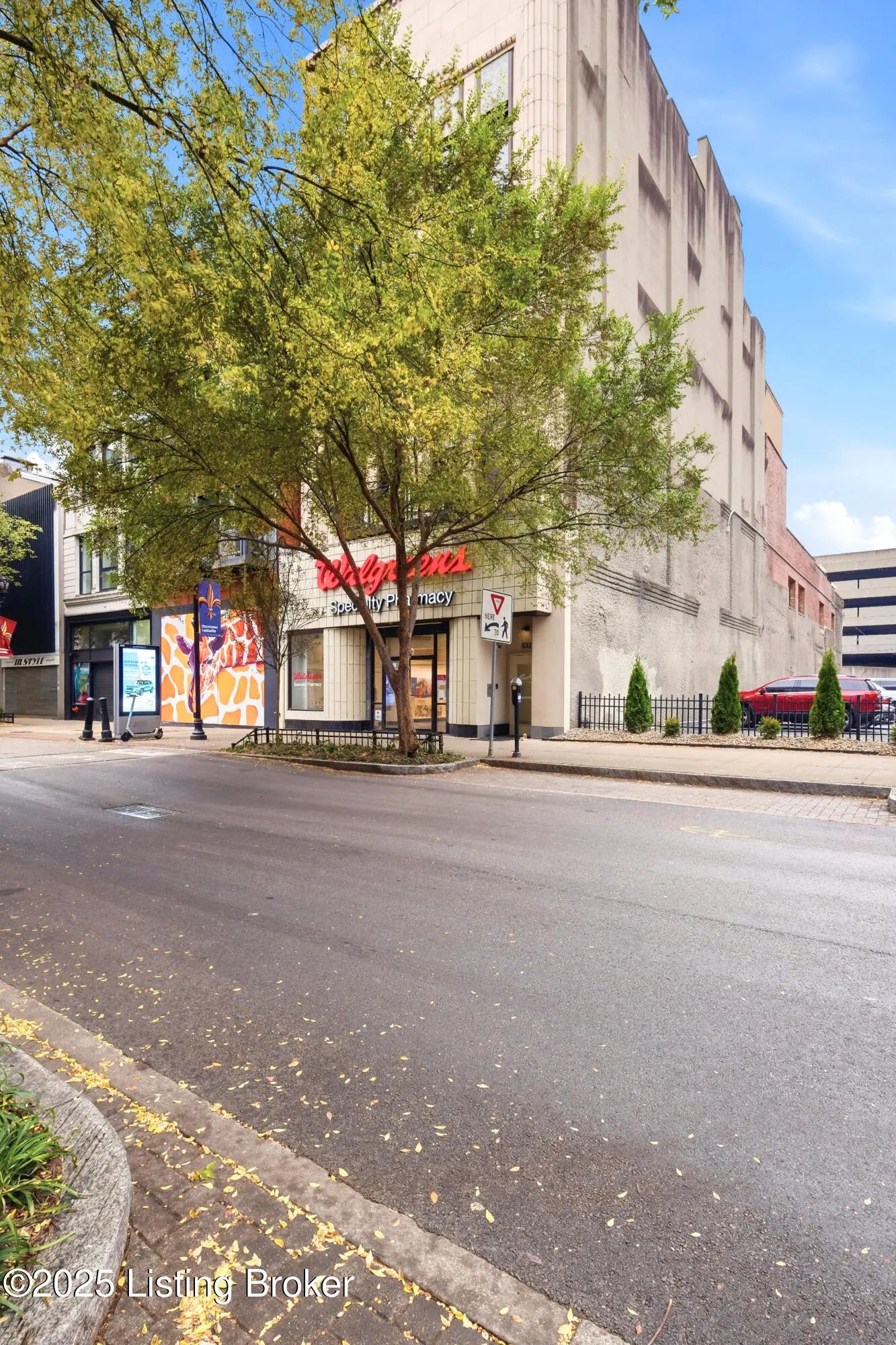 Photo of Listing #1703711