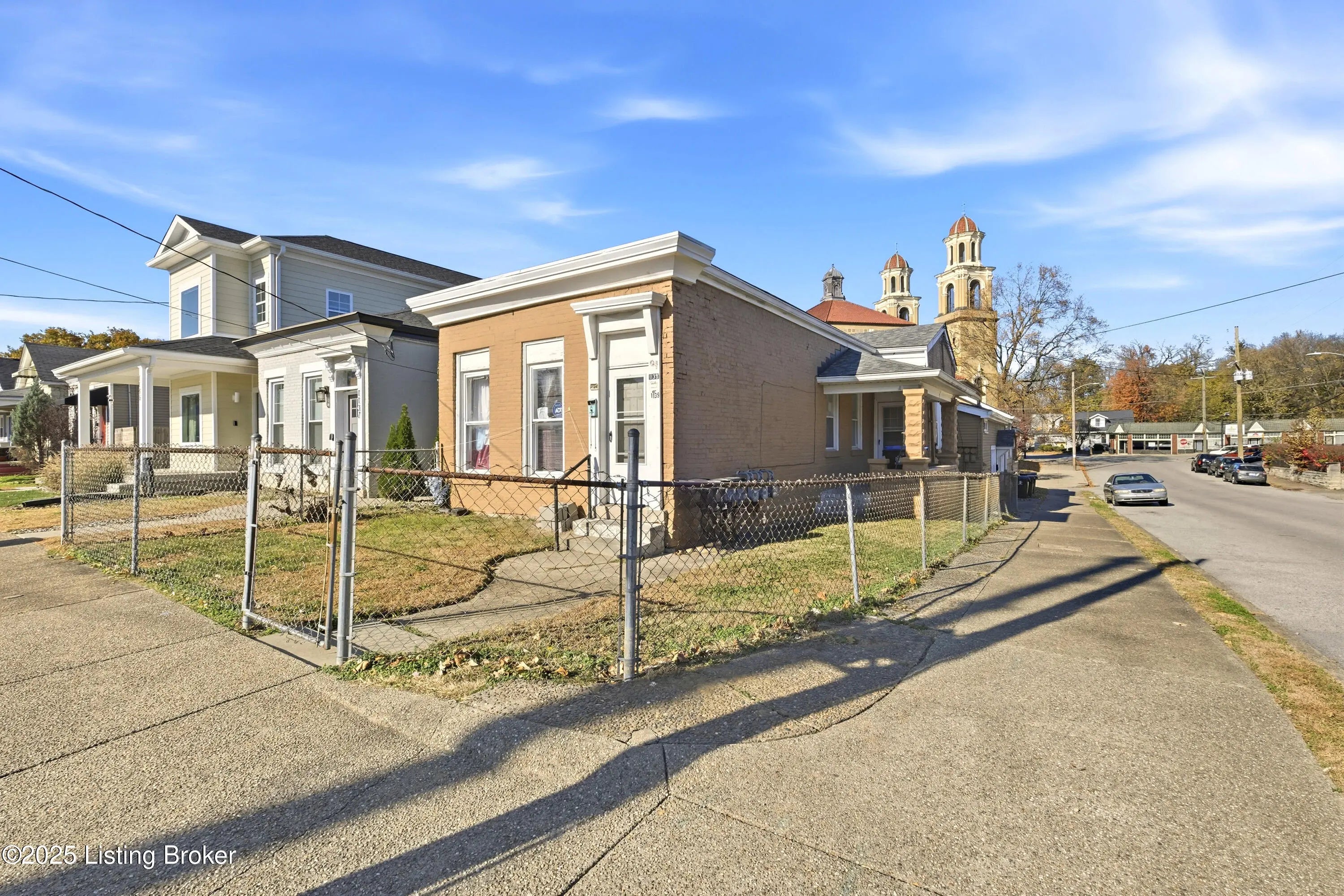 Photo of Listing #1703716