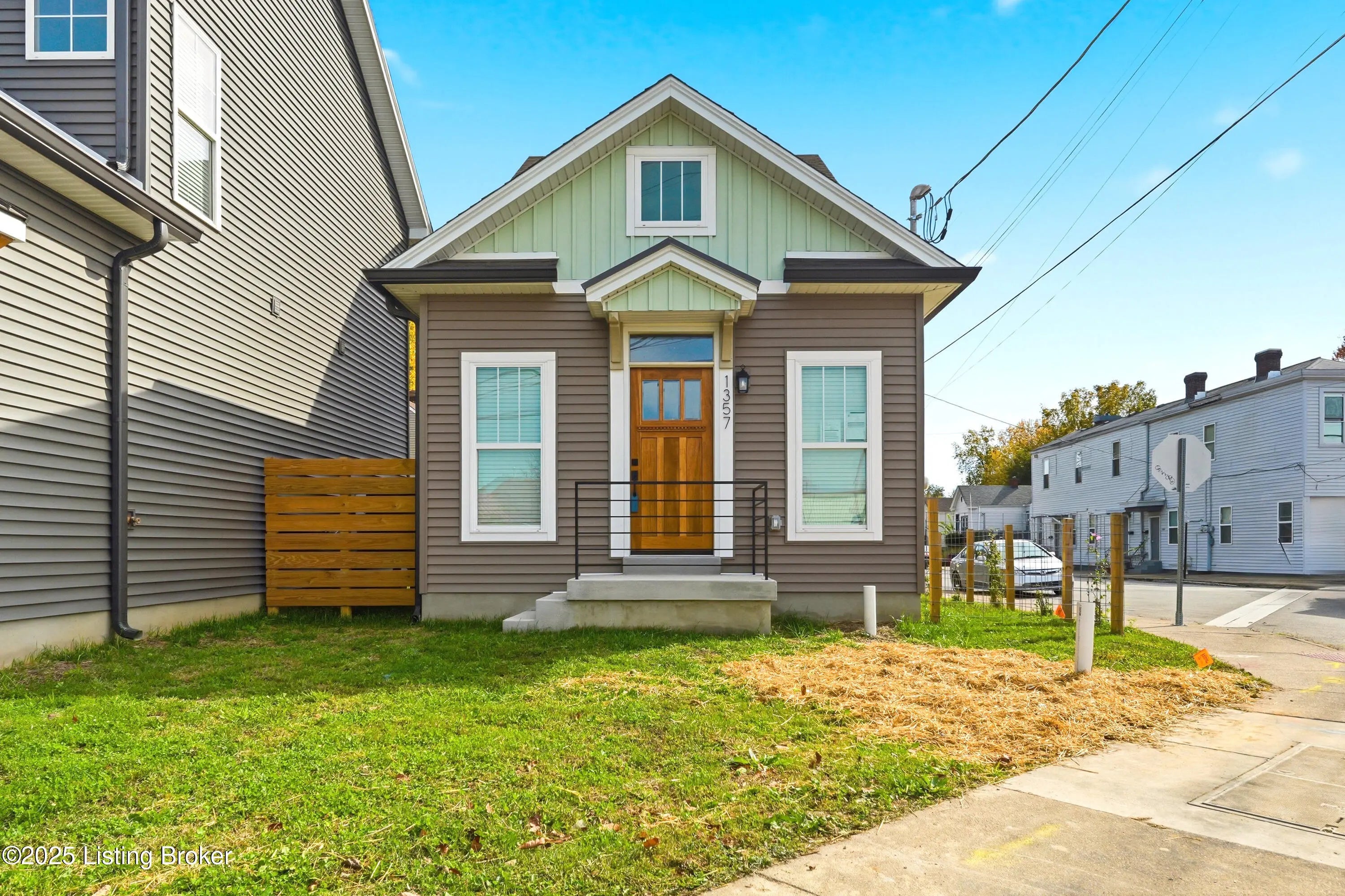 Photo of Listing #1703937