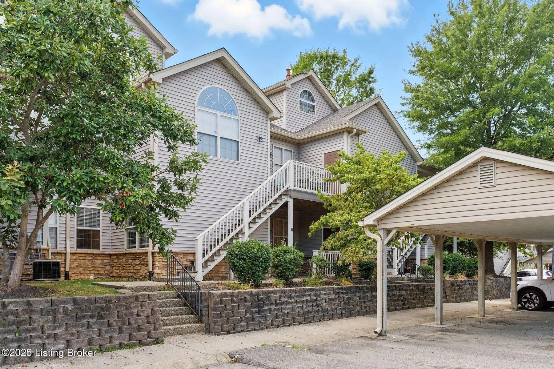 Photo of Listing #1703832