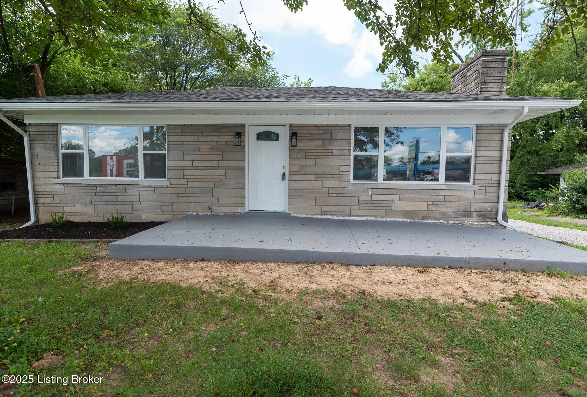 Photo of Listing #1703696