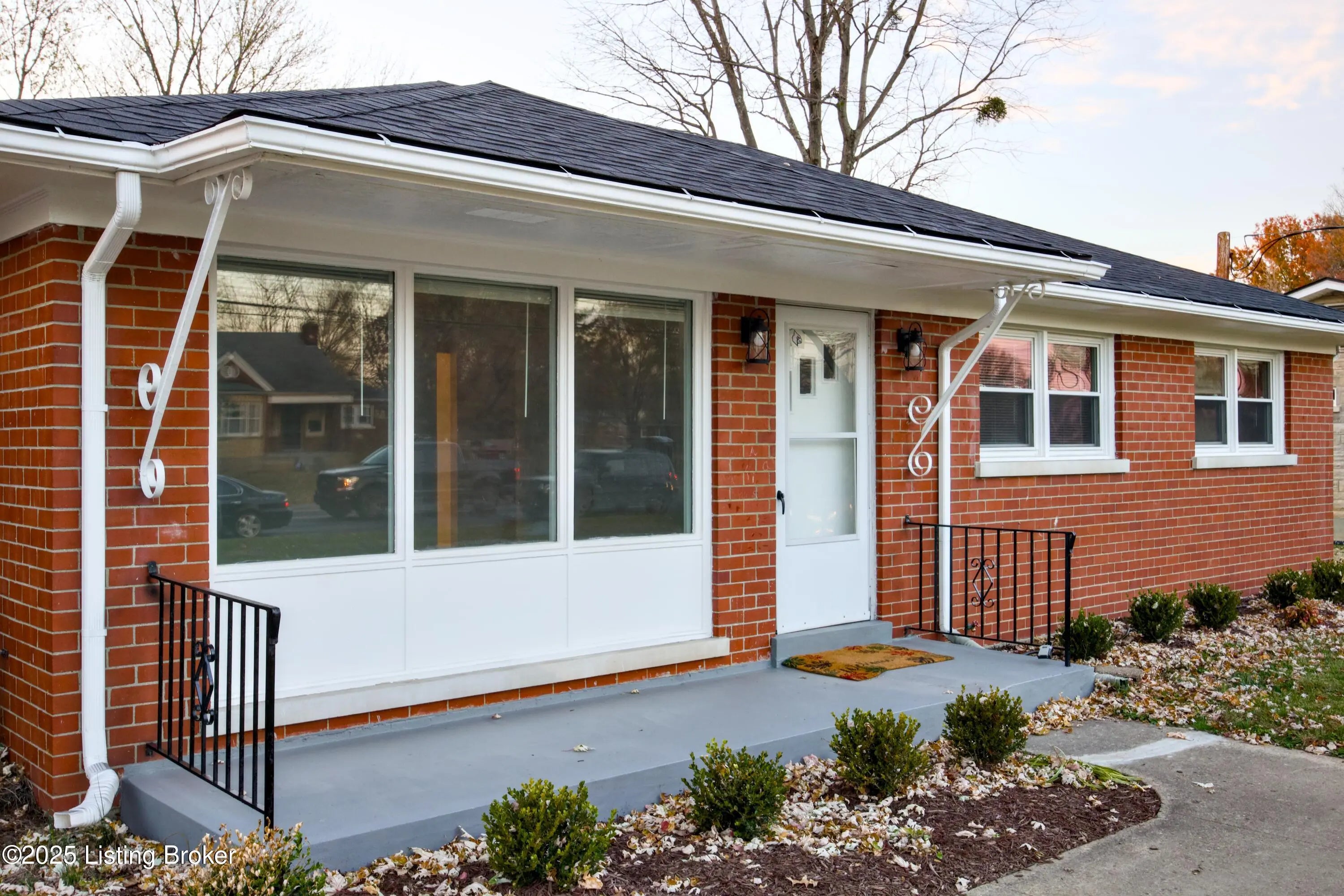 Photo of Listing #1703701