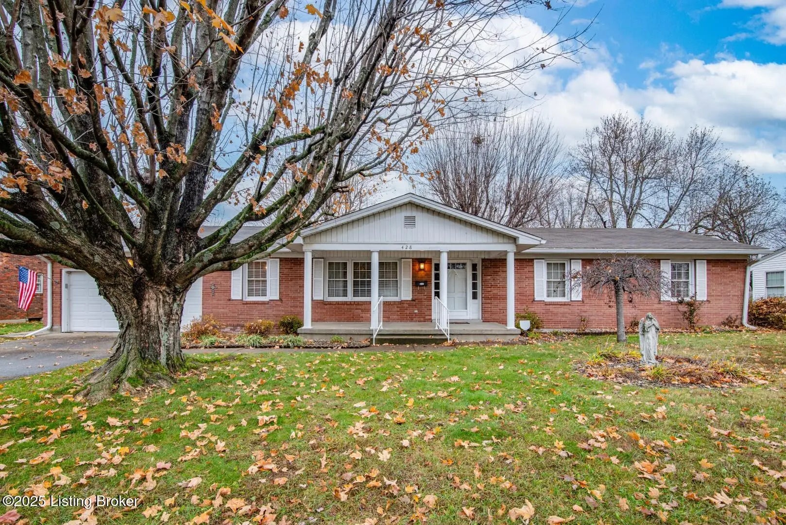 Photo of Listing #1703741