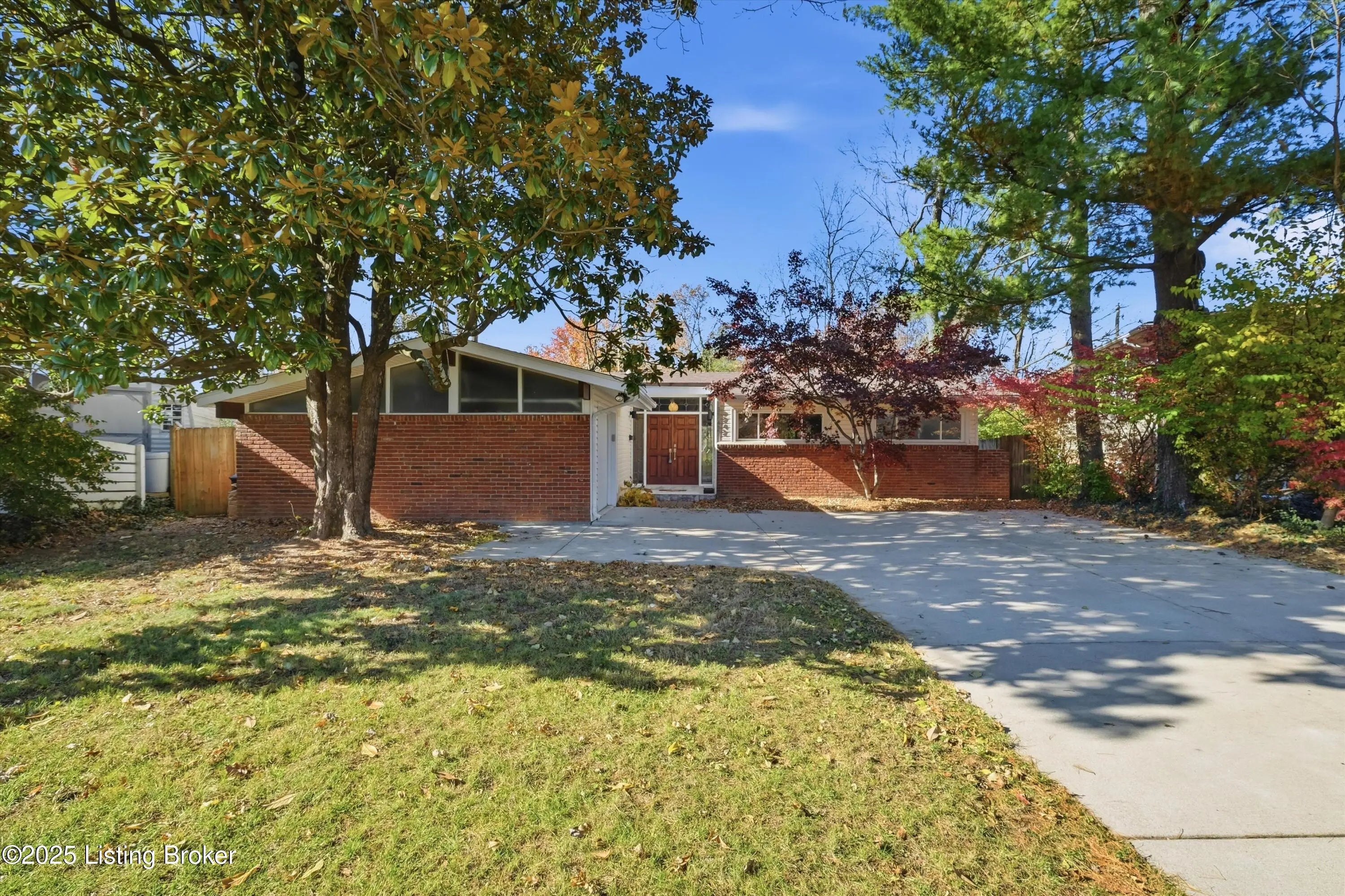 Photo of Listing #1703776