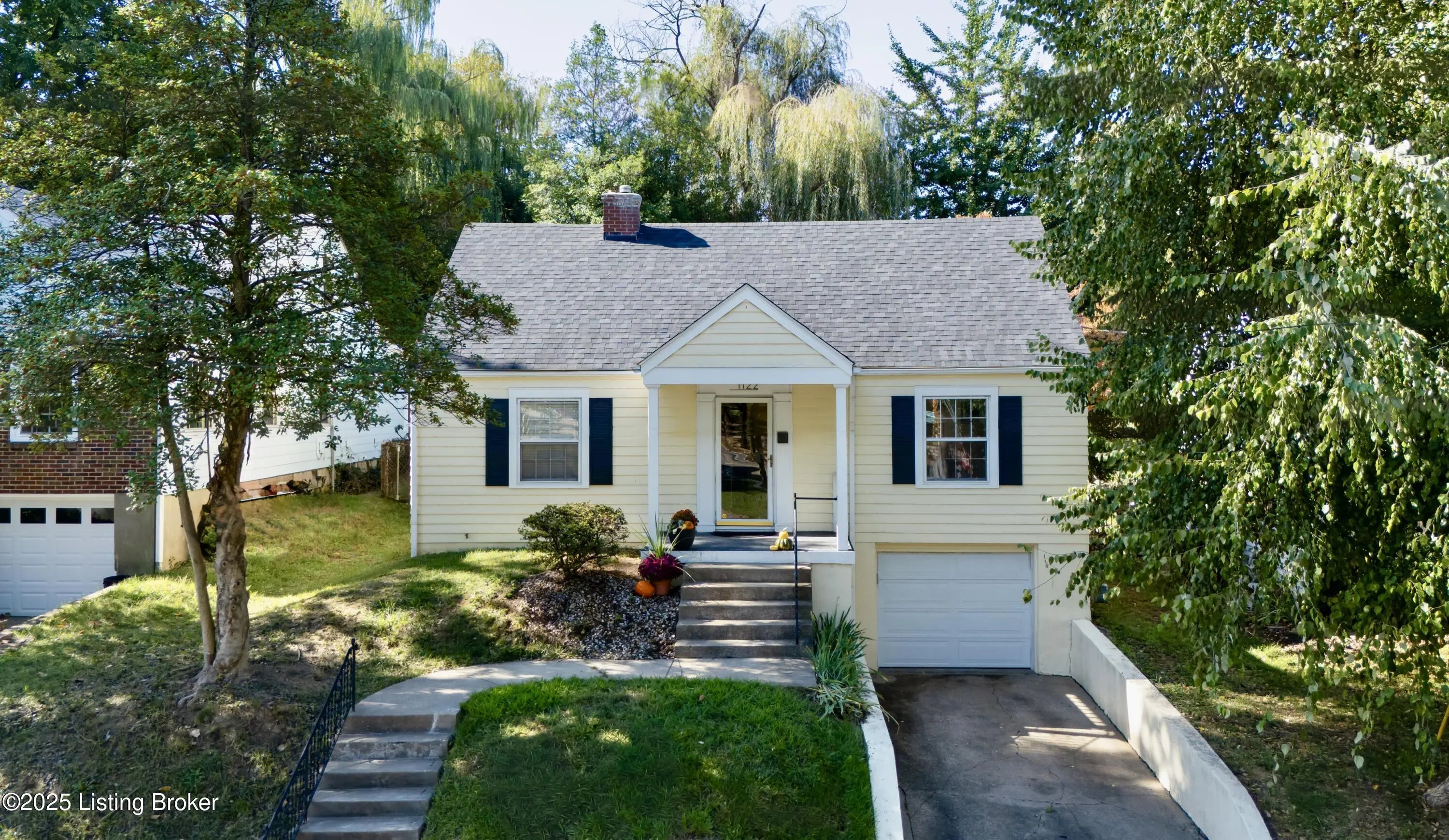 Photo of Listing #1703854