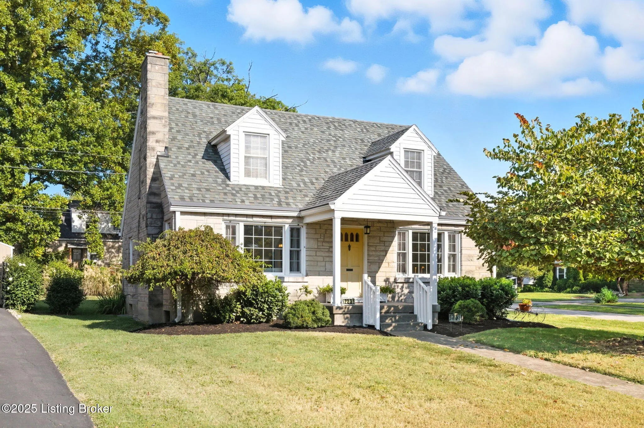 Photo of Listing #1703855