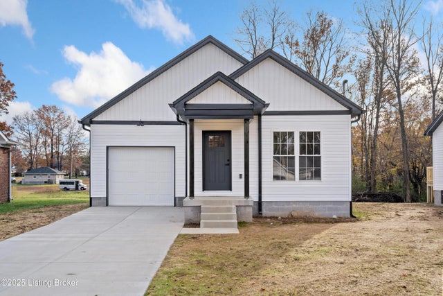 6713 Memory Ln, Louisville