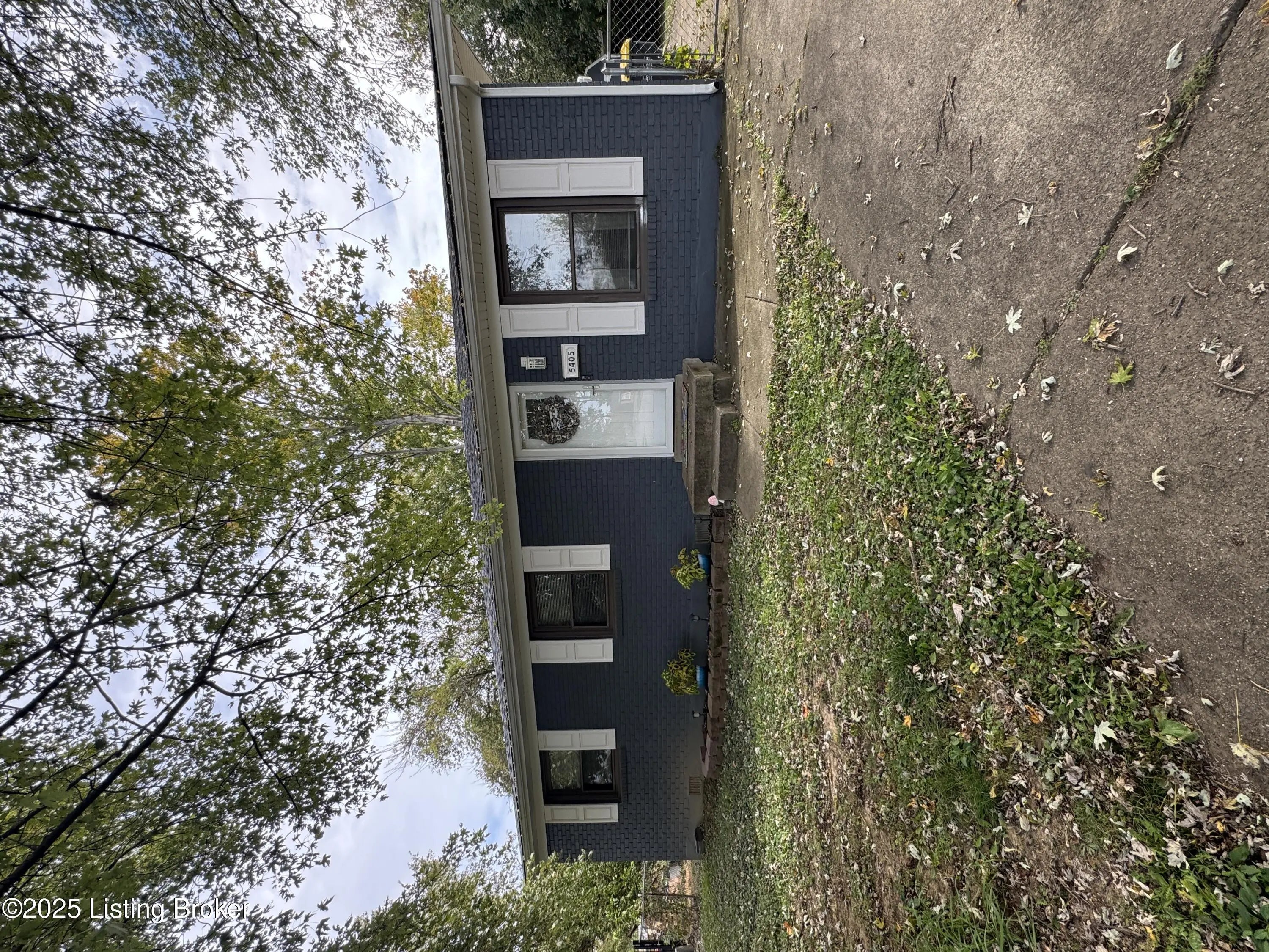 Photo of Listing #1703878