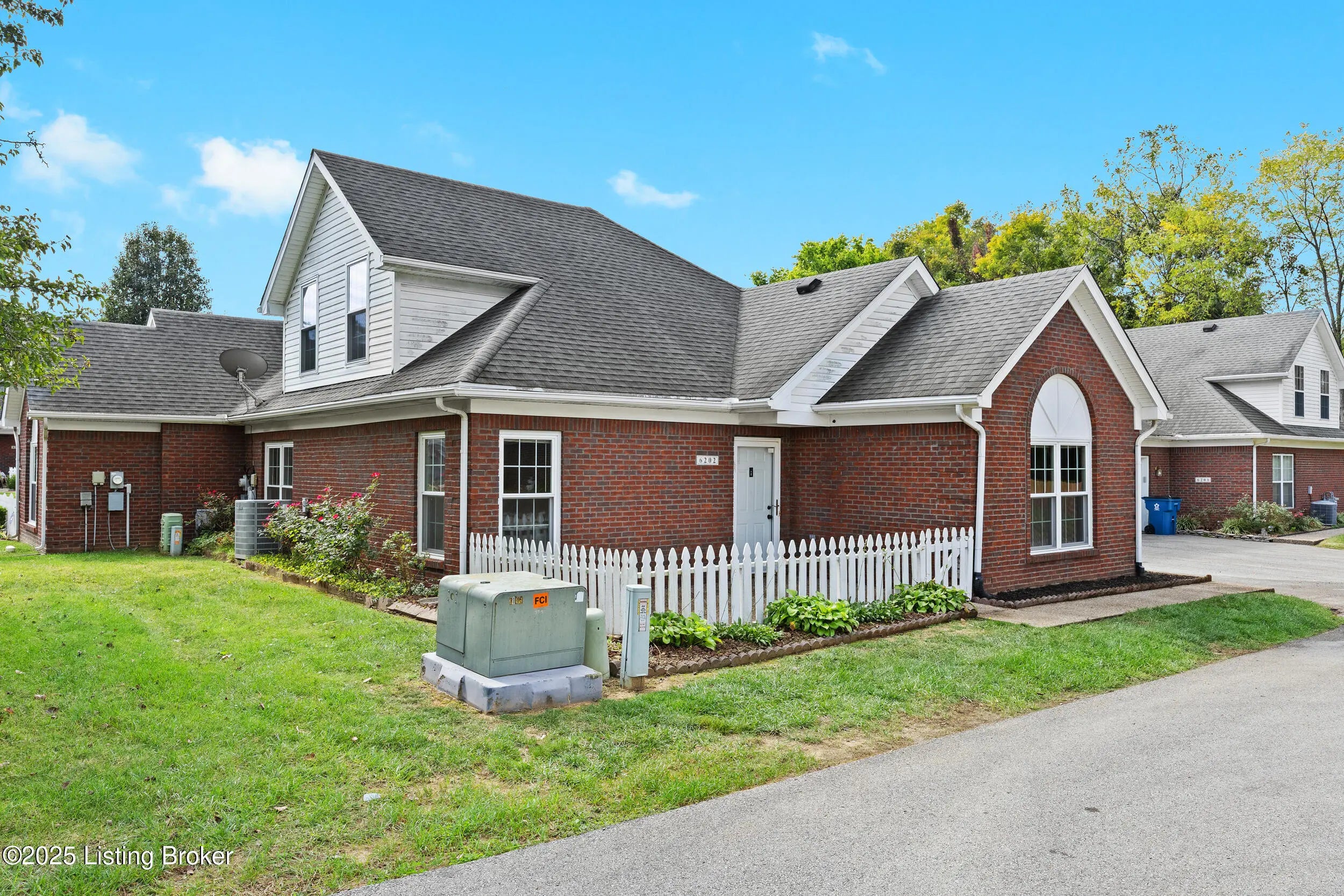 Photo of Listing #1703947