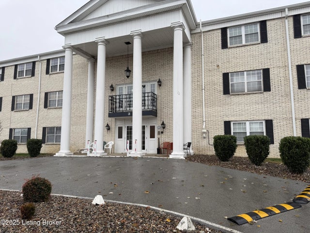 310 El Conquistador Pl 310, Louisville