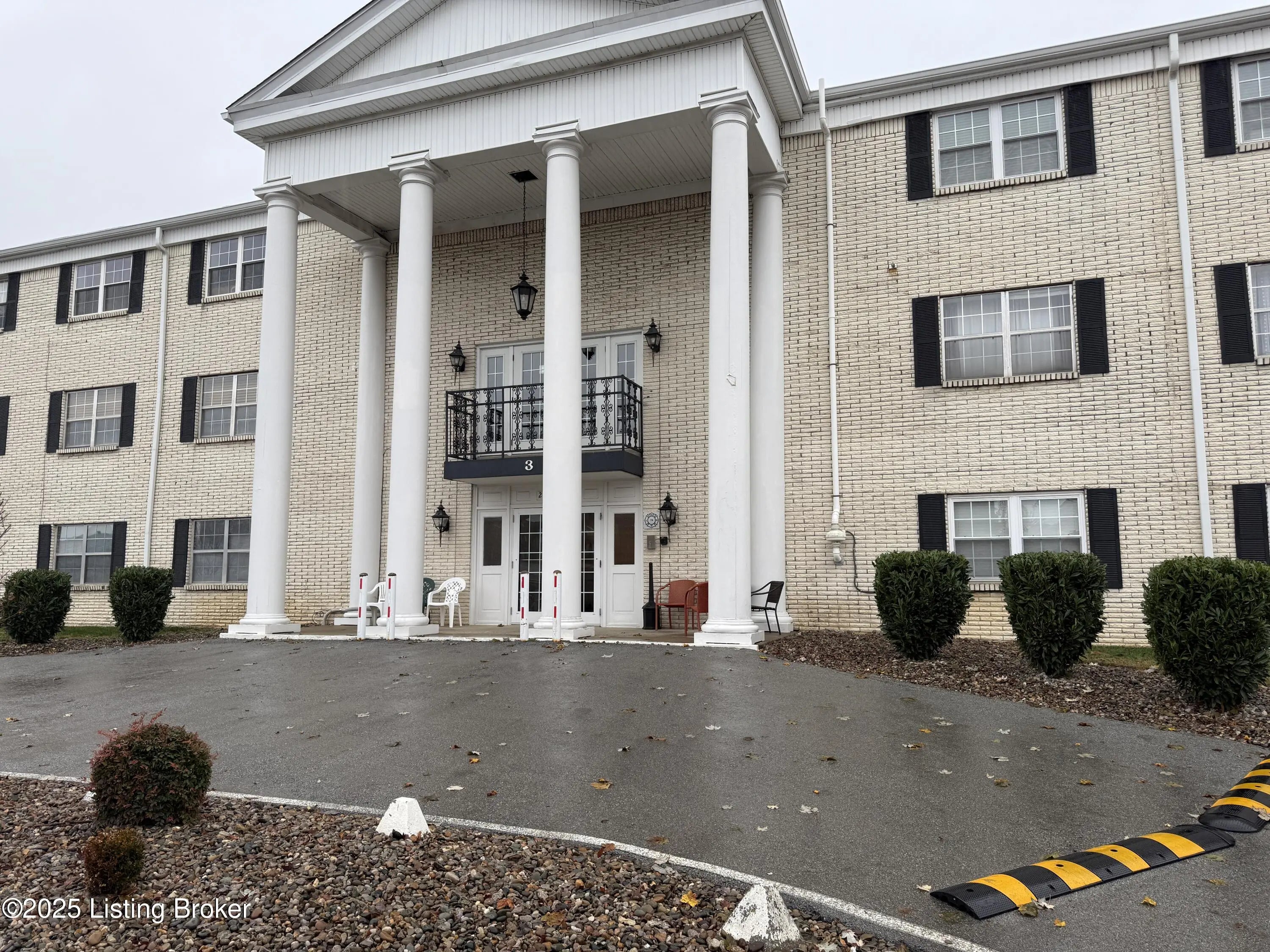 Photo of Listing #1704015