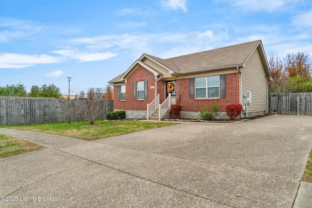 571 Birchwood Cir, Shelbyville