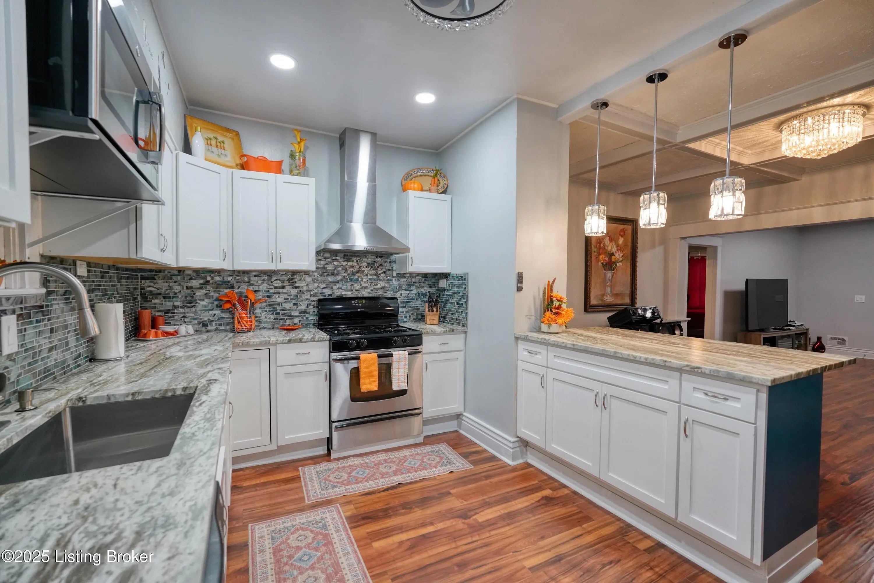 Photo of Listing #1704040