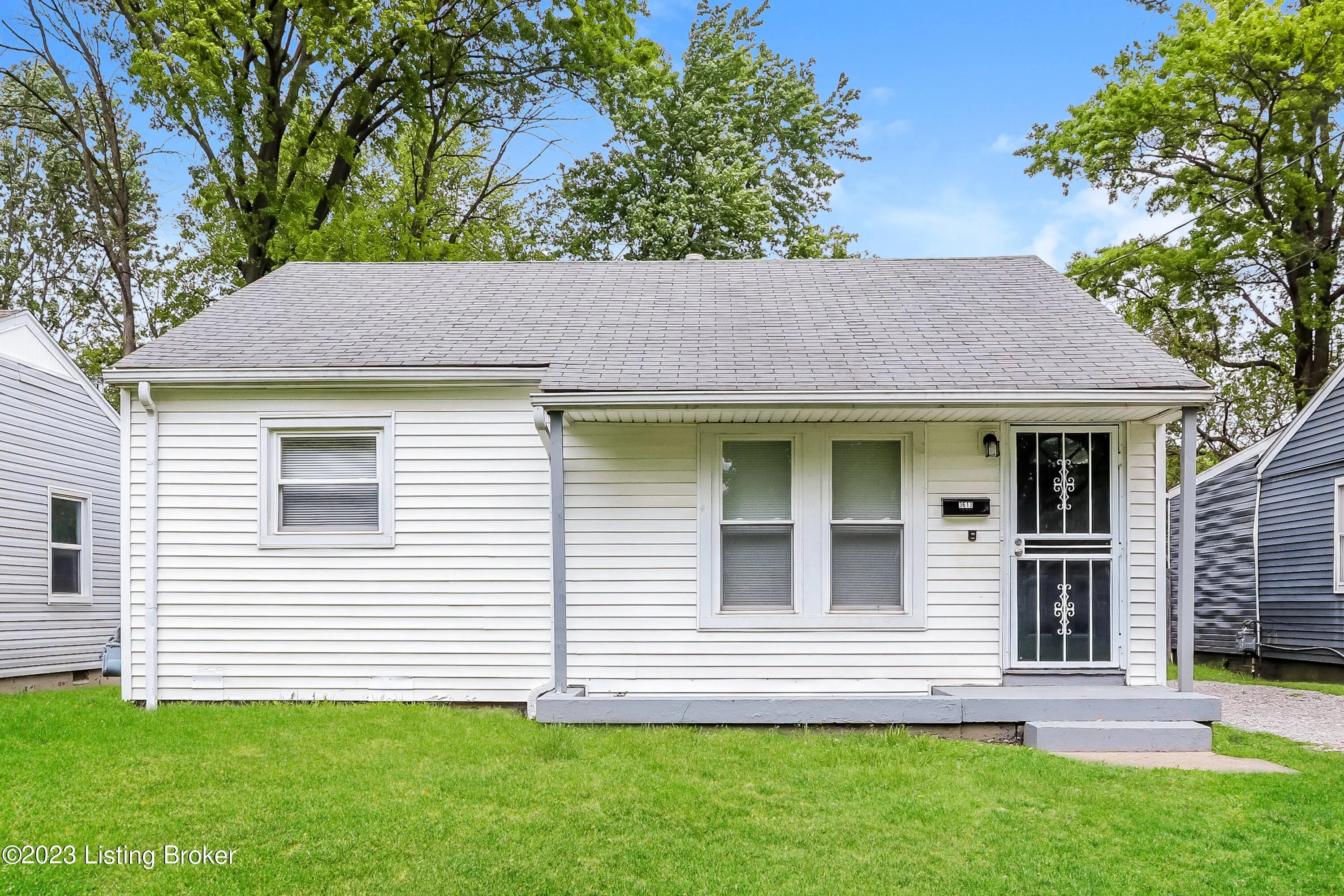 Photo of Listing #1704110