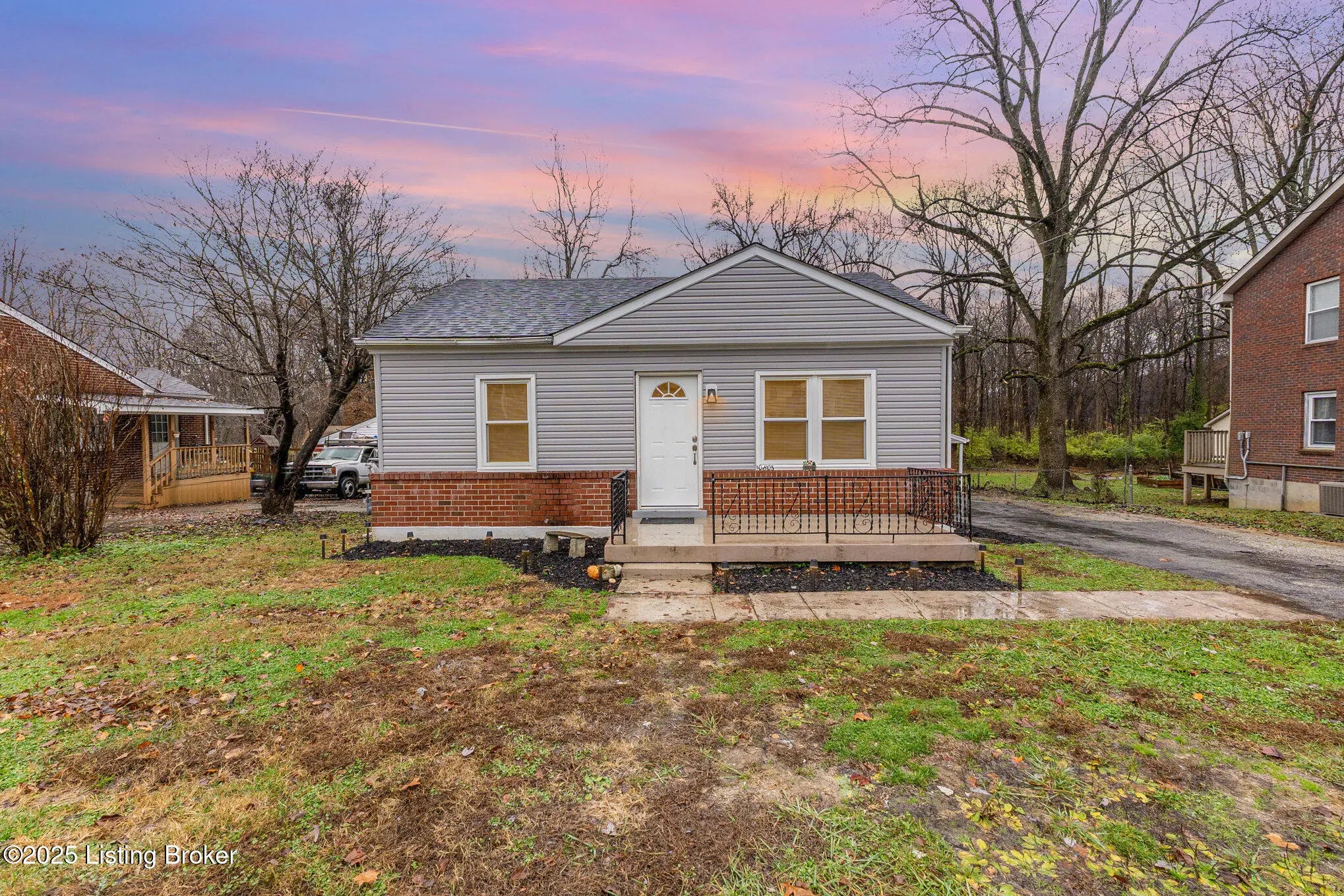 Photo of Listing #1704276