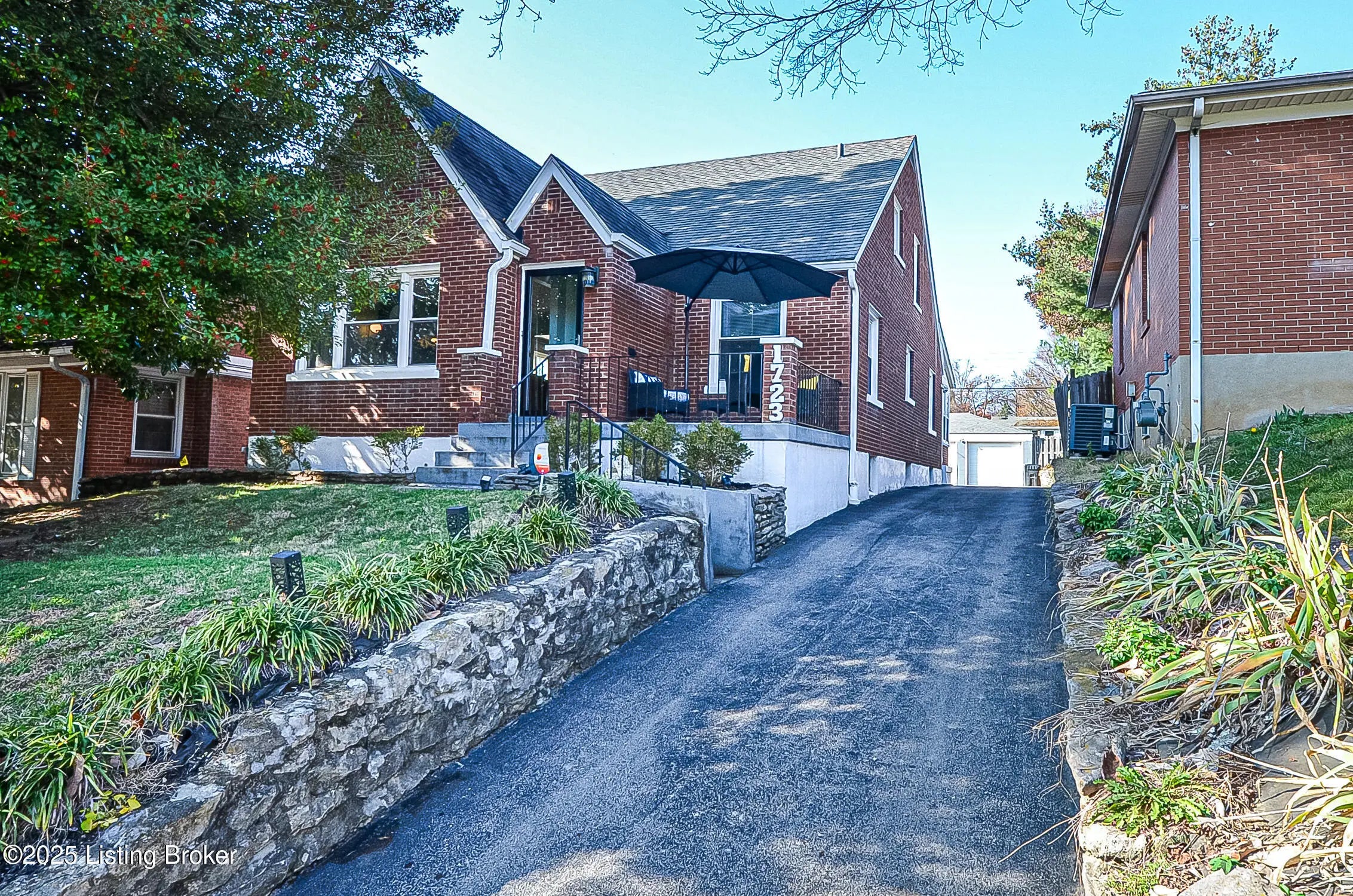 Photo of Listing #1704323