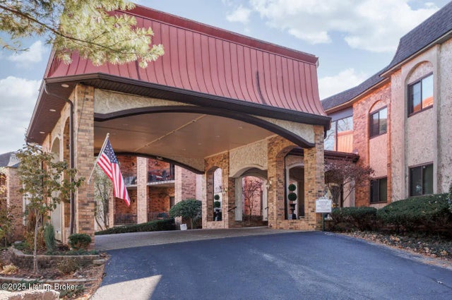 5800 Coach Gate Wynde 319 C, Louisville