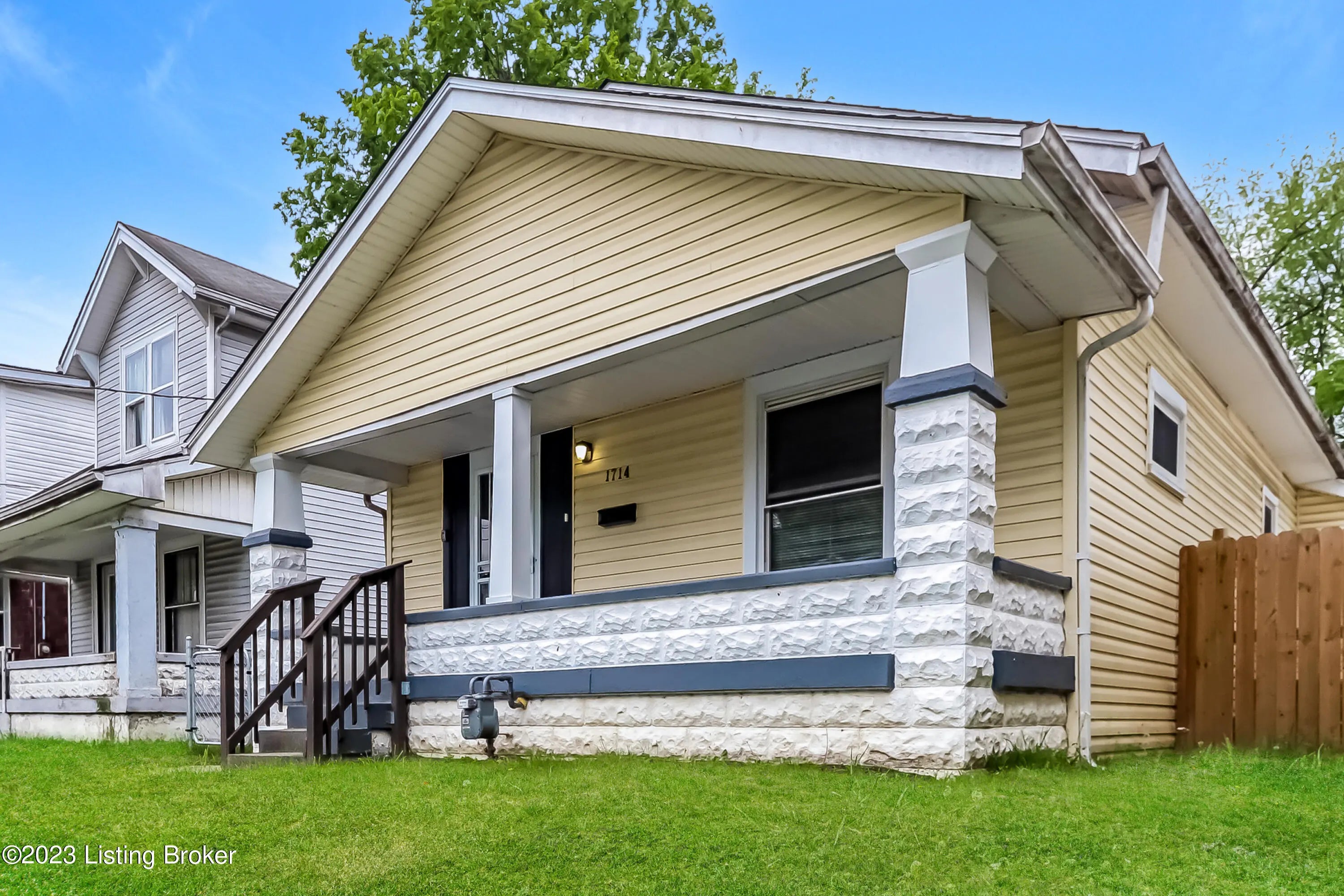 Photo of Listing #1704344