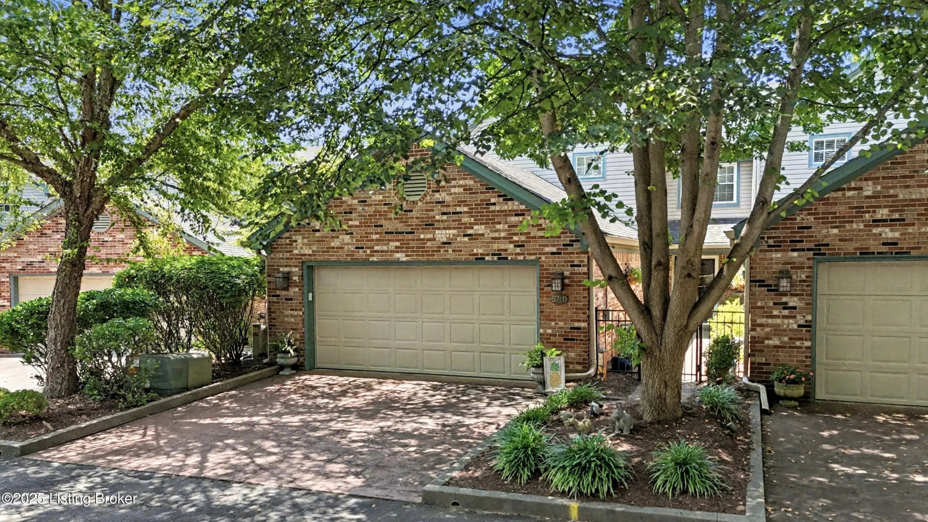 Photo of Listing #1704382