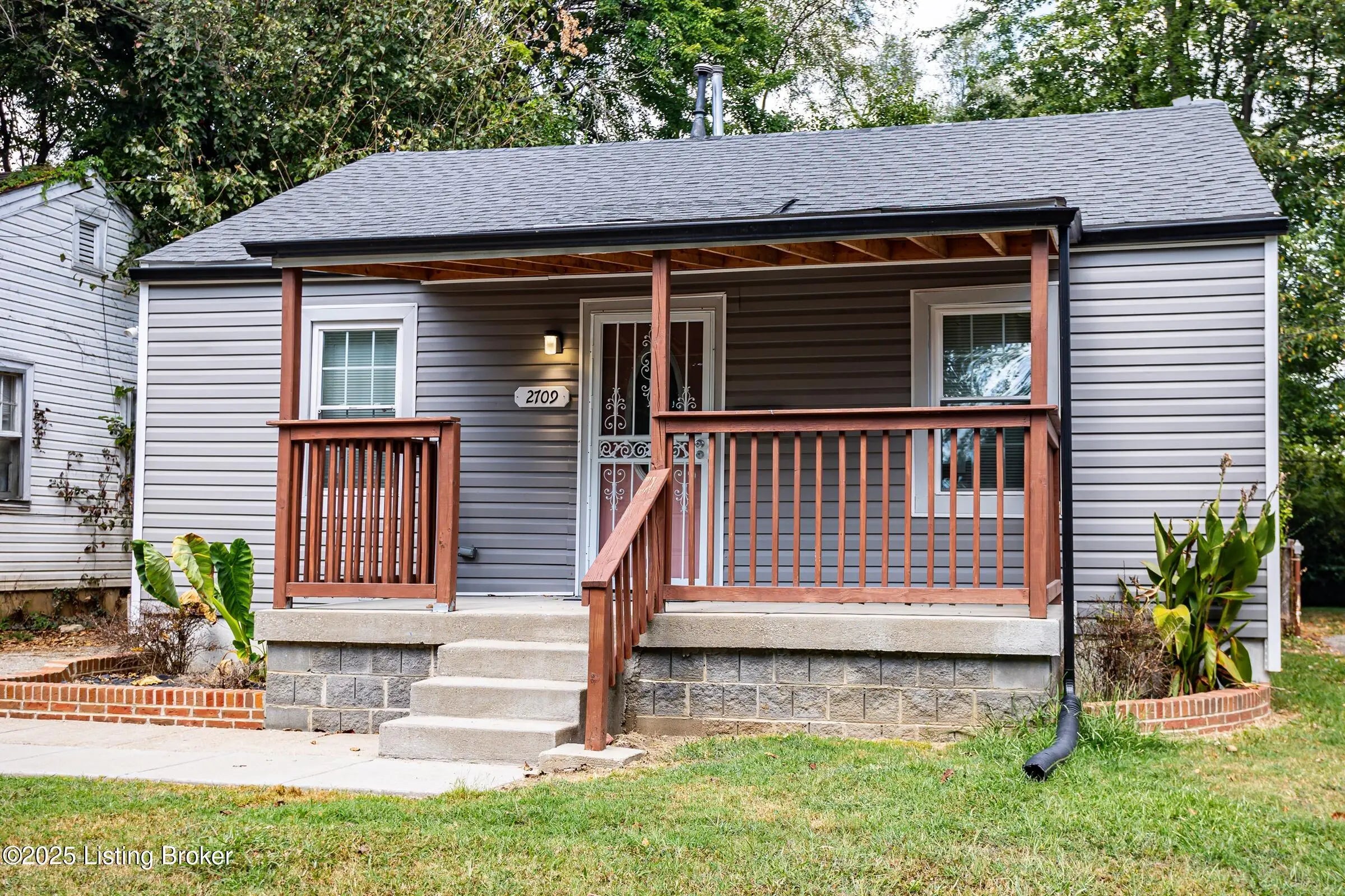 Photo of Listing #1704523