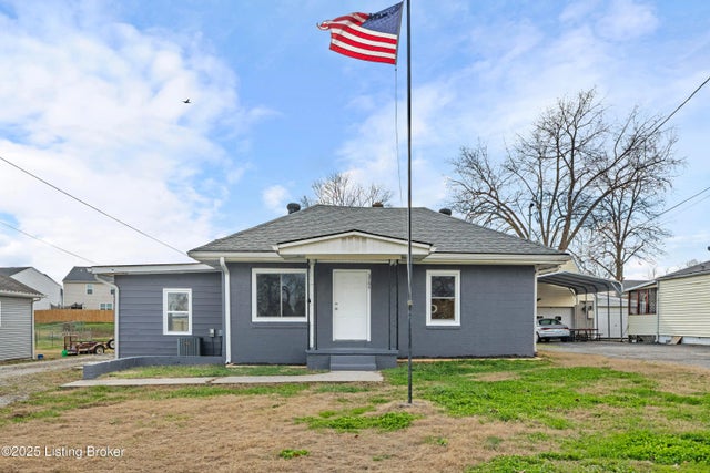 3704 Susan Ln, Louisville