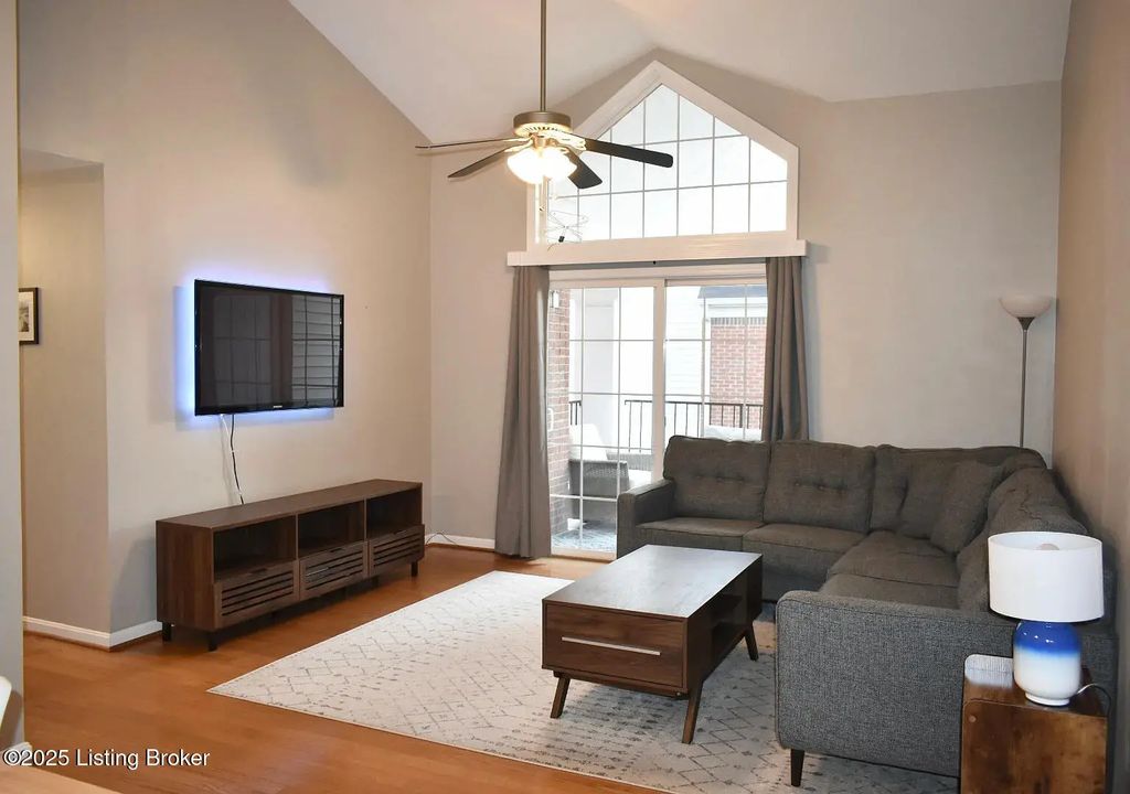 1110 Westlynne Pl Unit 6, Louisville