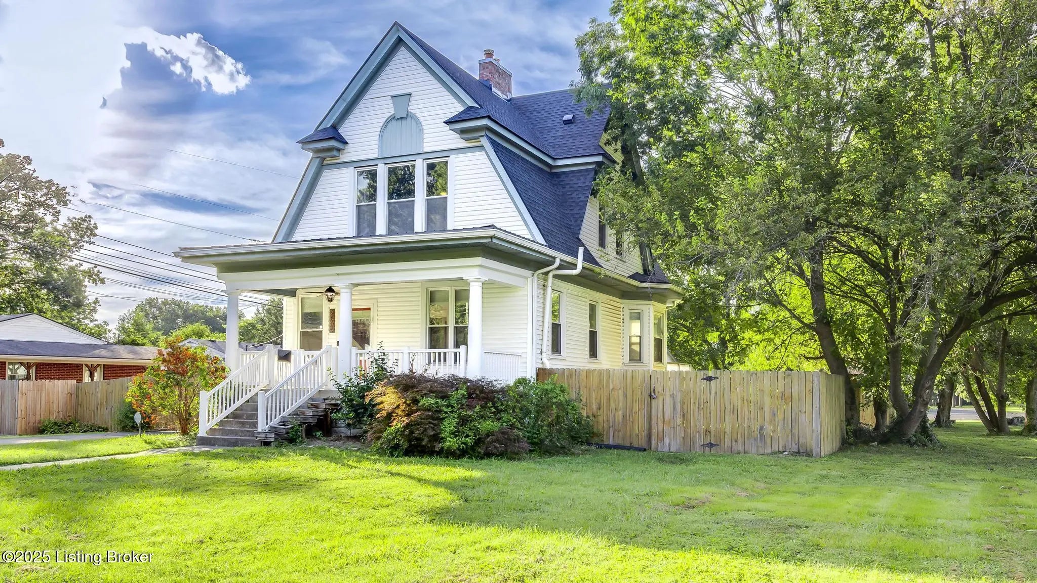 Photo of Listing #1704483