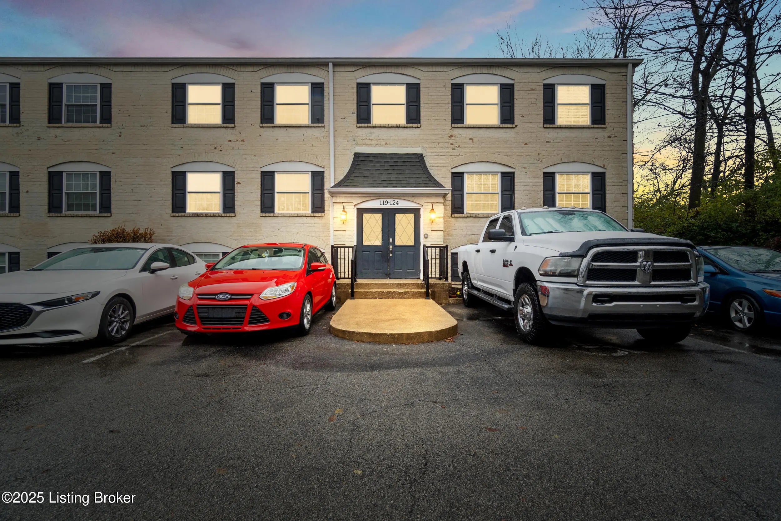 Photo of Listing #1704652