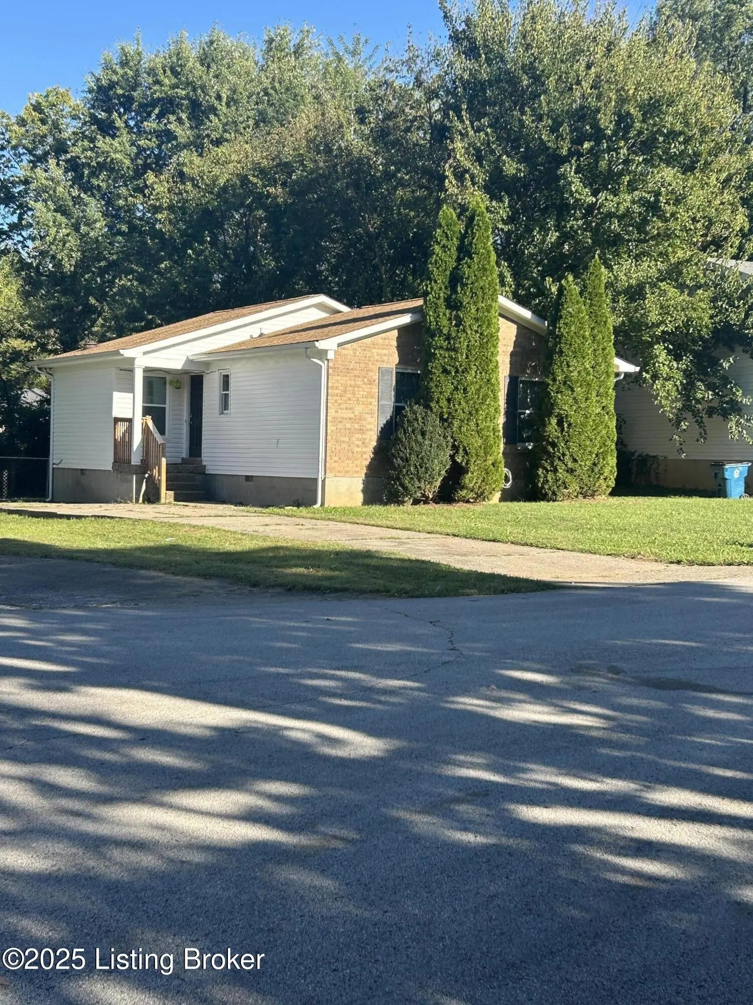 Photo of Listing #1704545