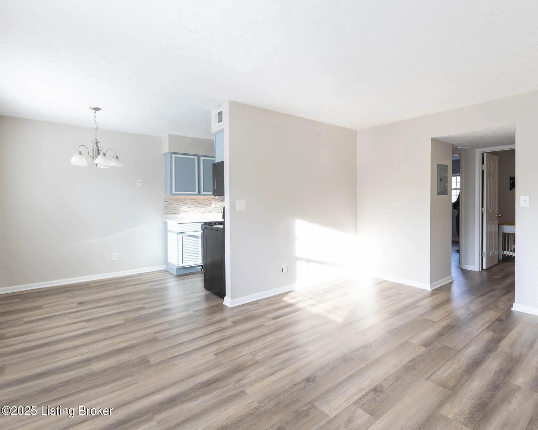 Photo of Listing #1704593