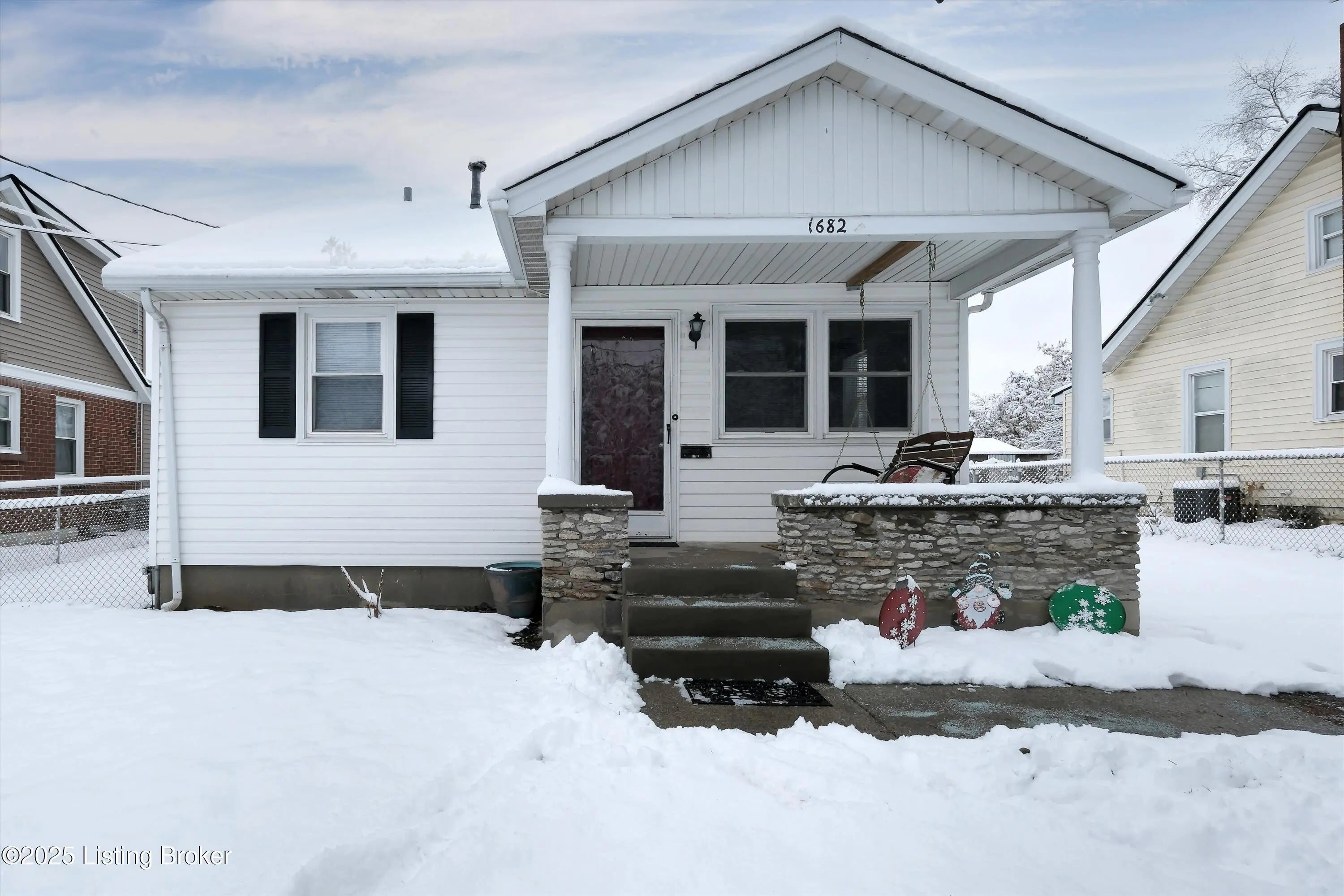 Photo of Listing #1704603