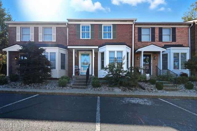 108 Gardiner Lake Rd, Louisville