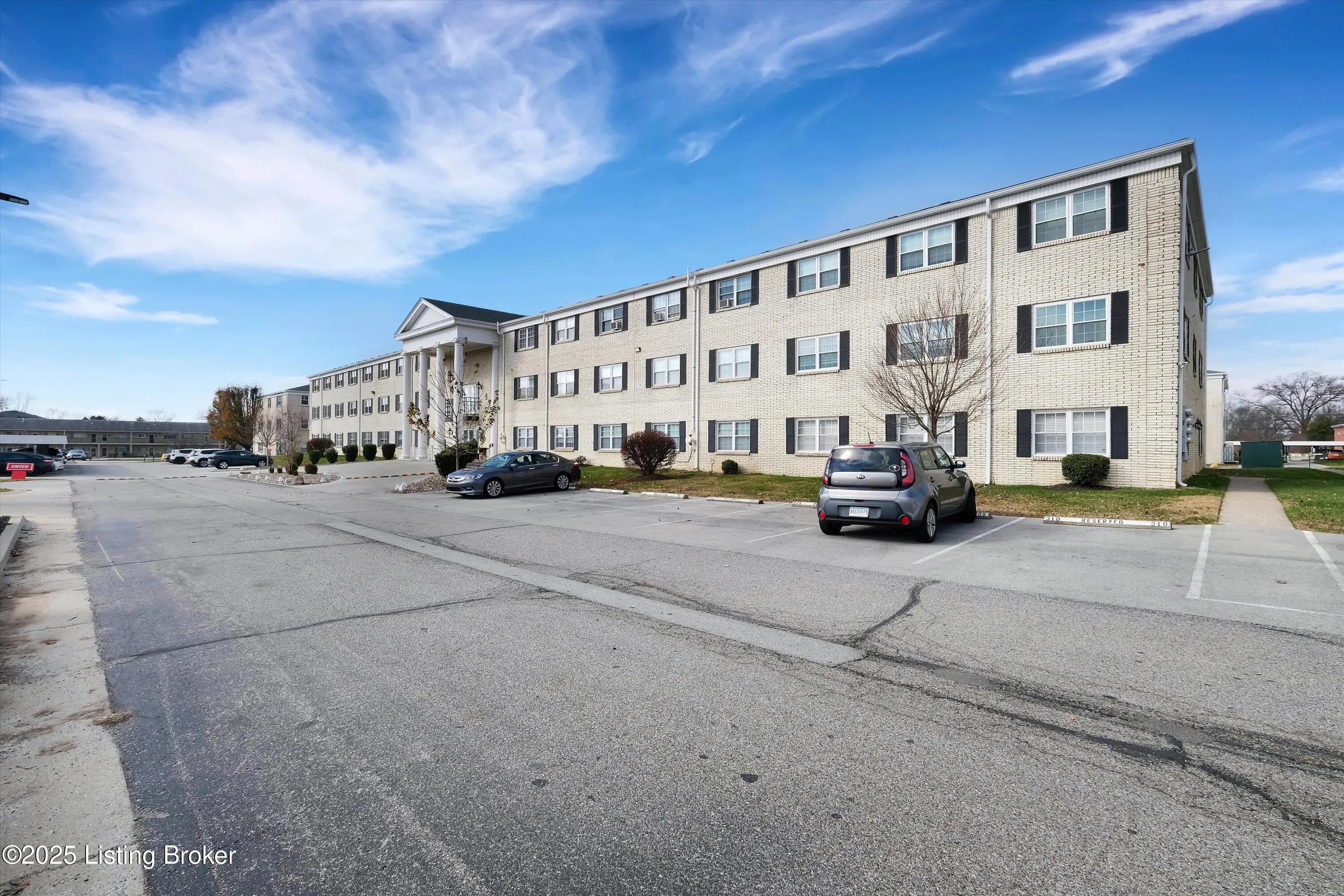 Photo of Listing #1704686