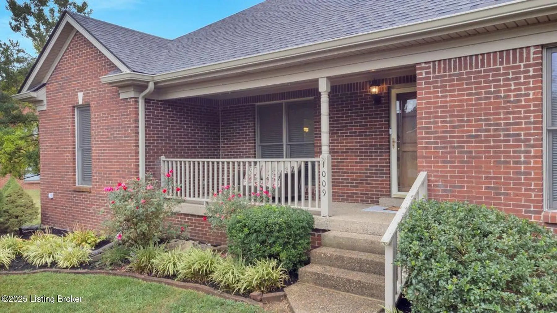 Photo of Listing #1704701