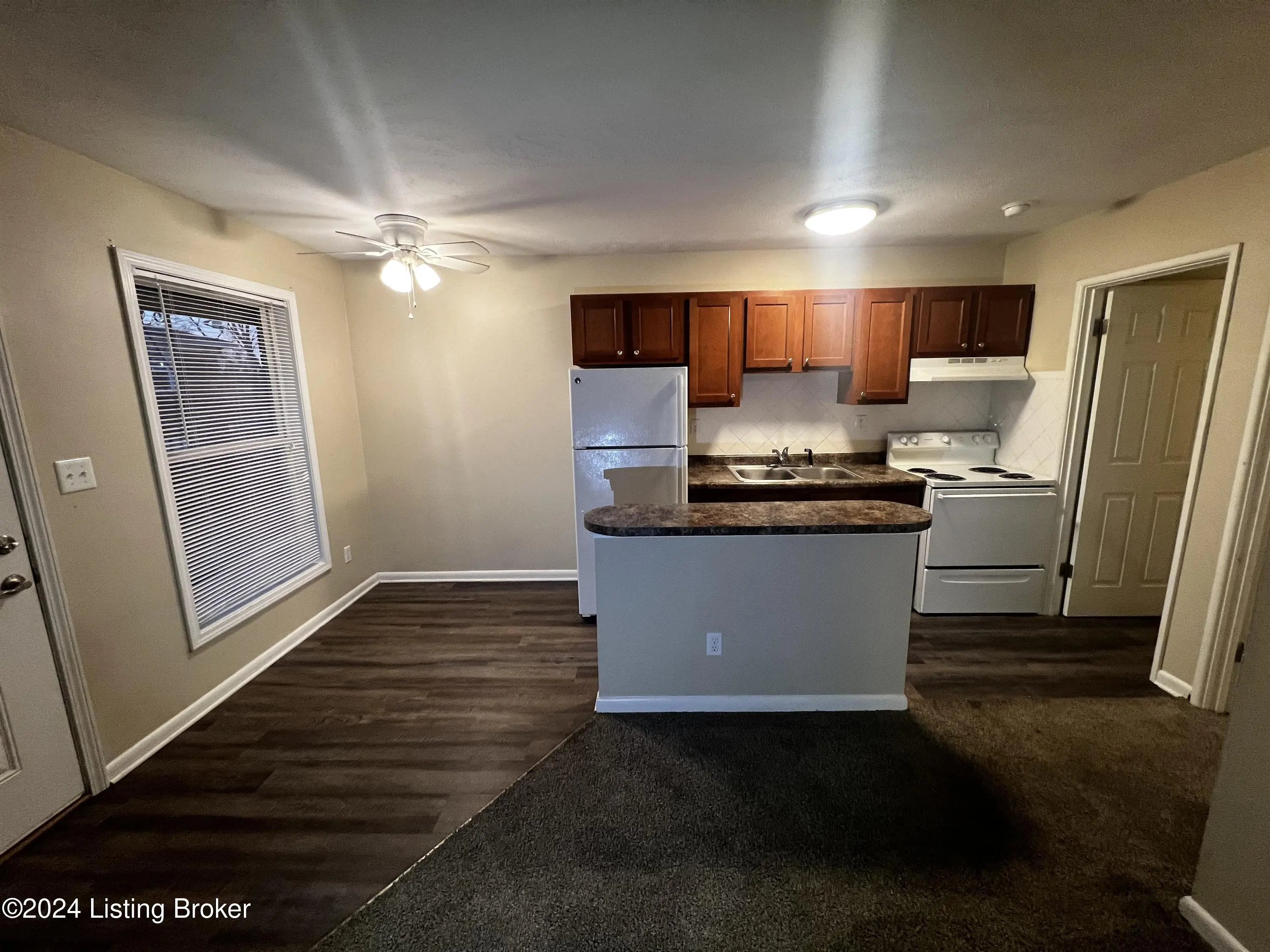 Photo of Listing #1704734