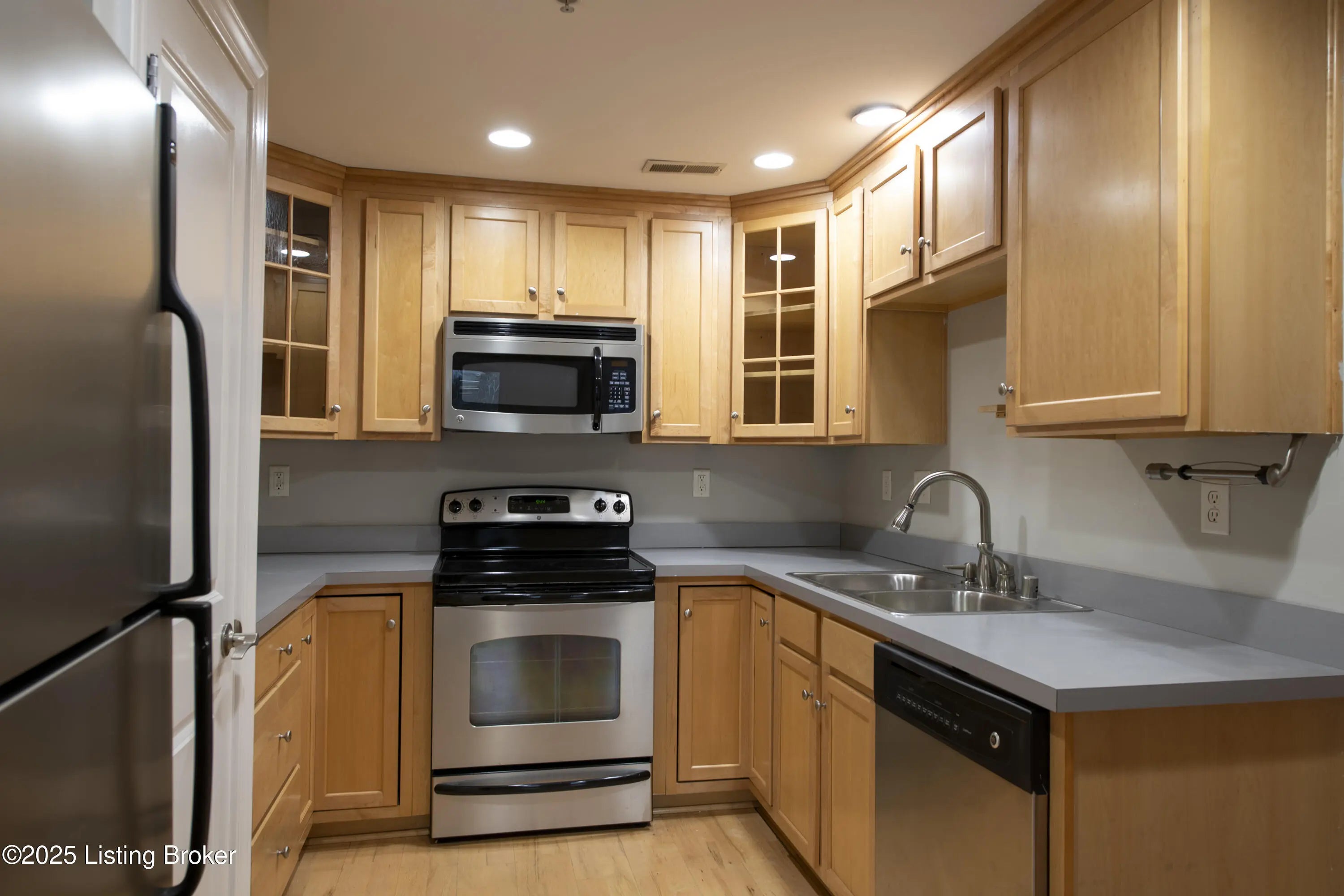 Photo of Listing #1704759