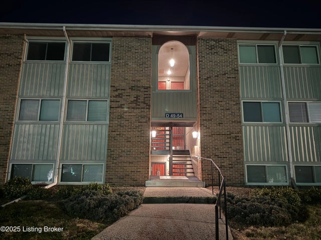 53 Lakeshore Dr, Clarksville