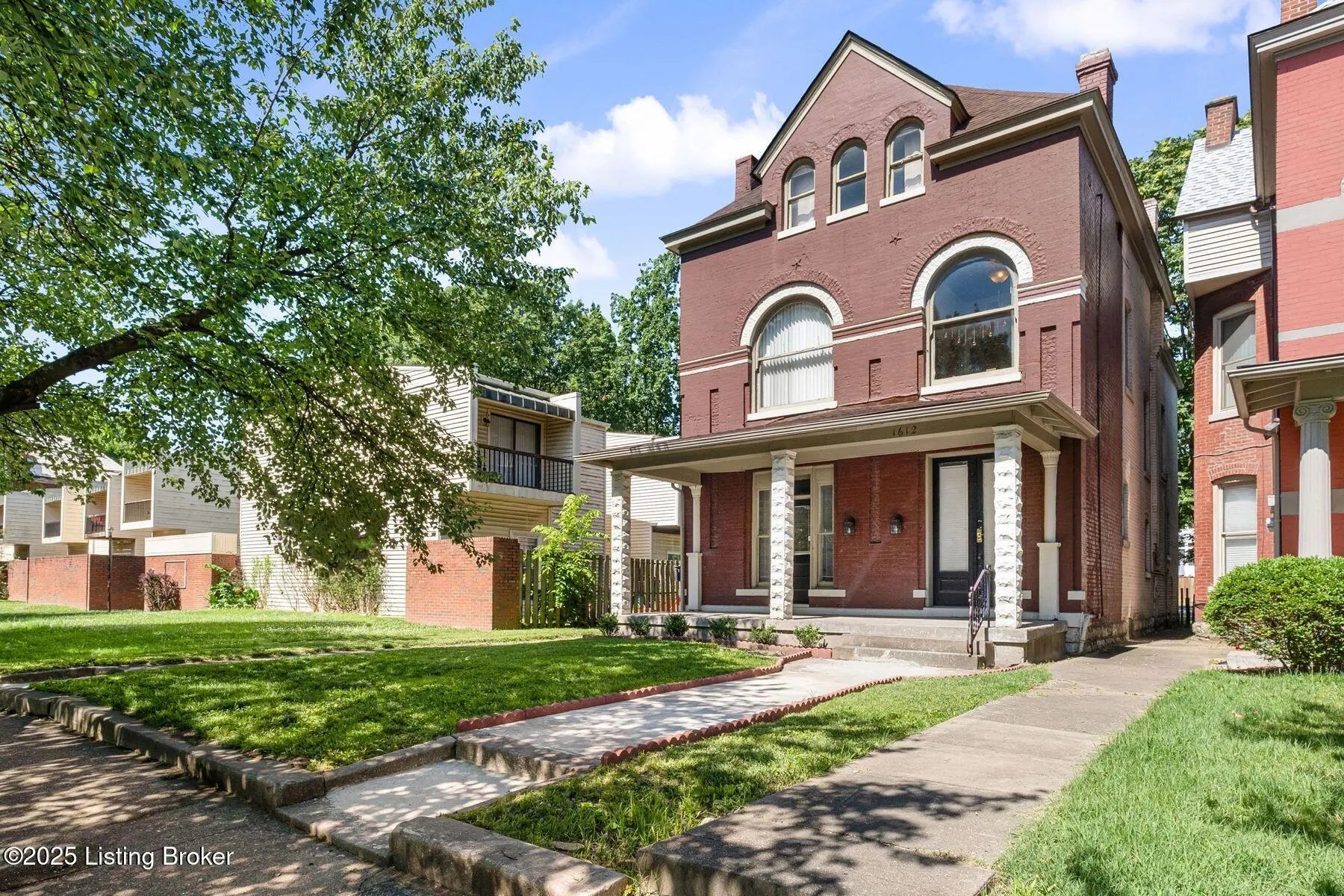 Photo of Listing #1704785