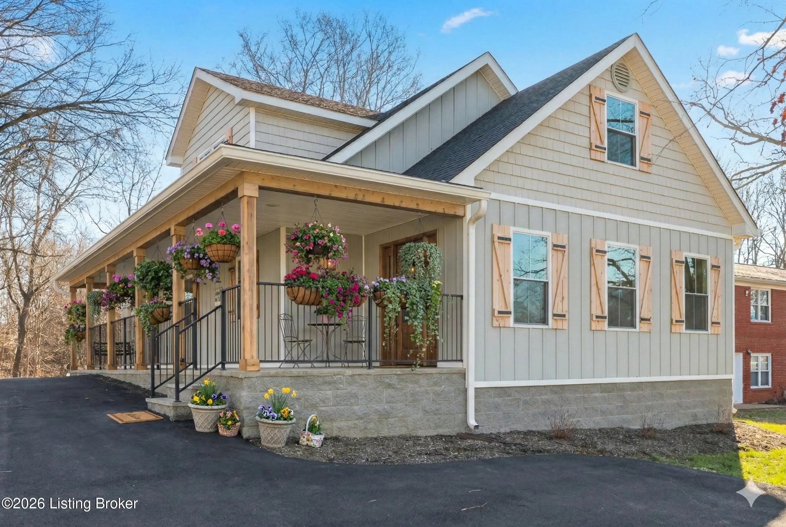 Photo of Listing #1705090