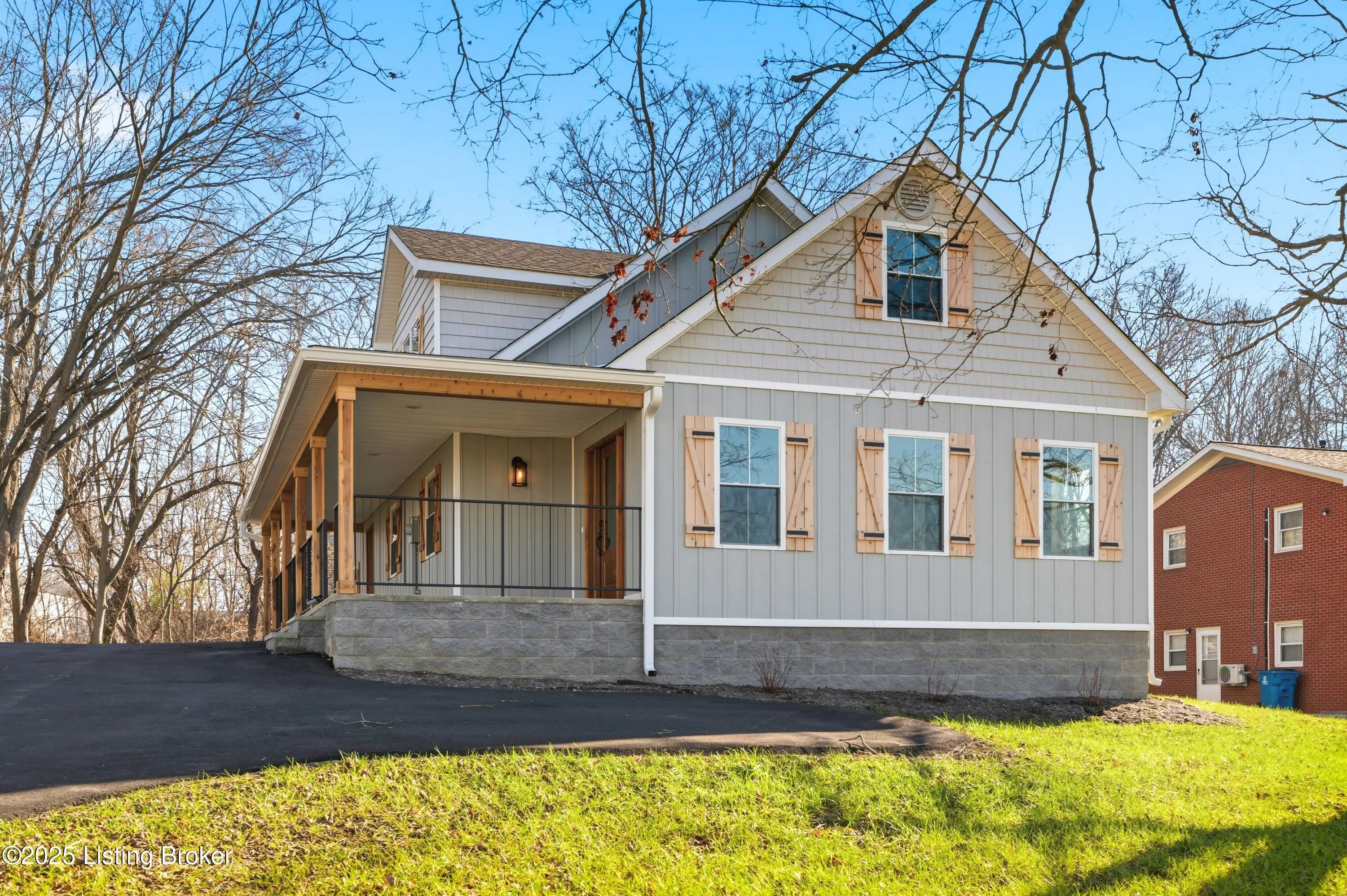 Photo of Listing #1705090