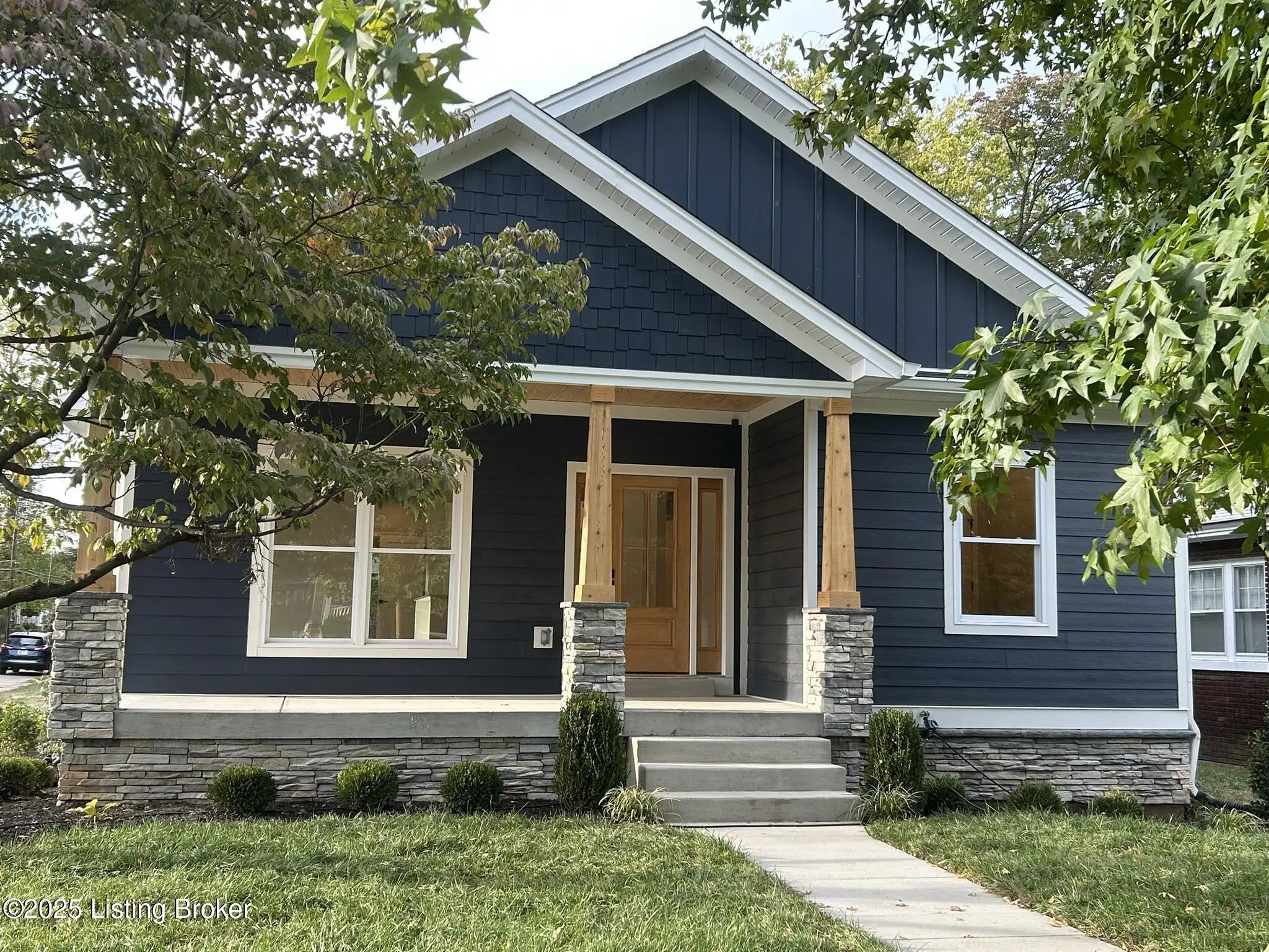 Photo of Listing #1704946