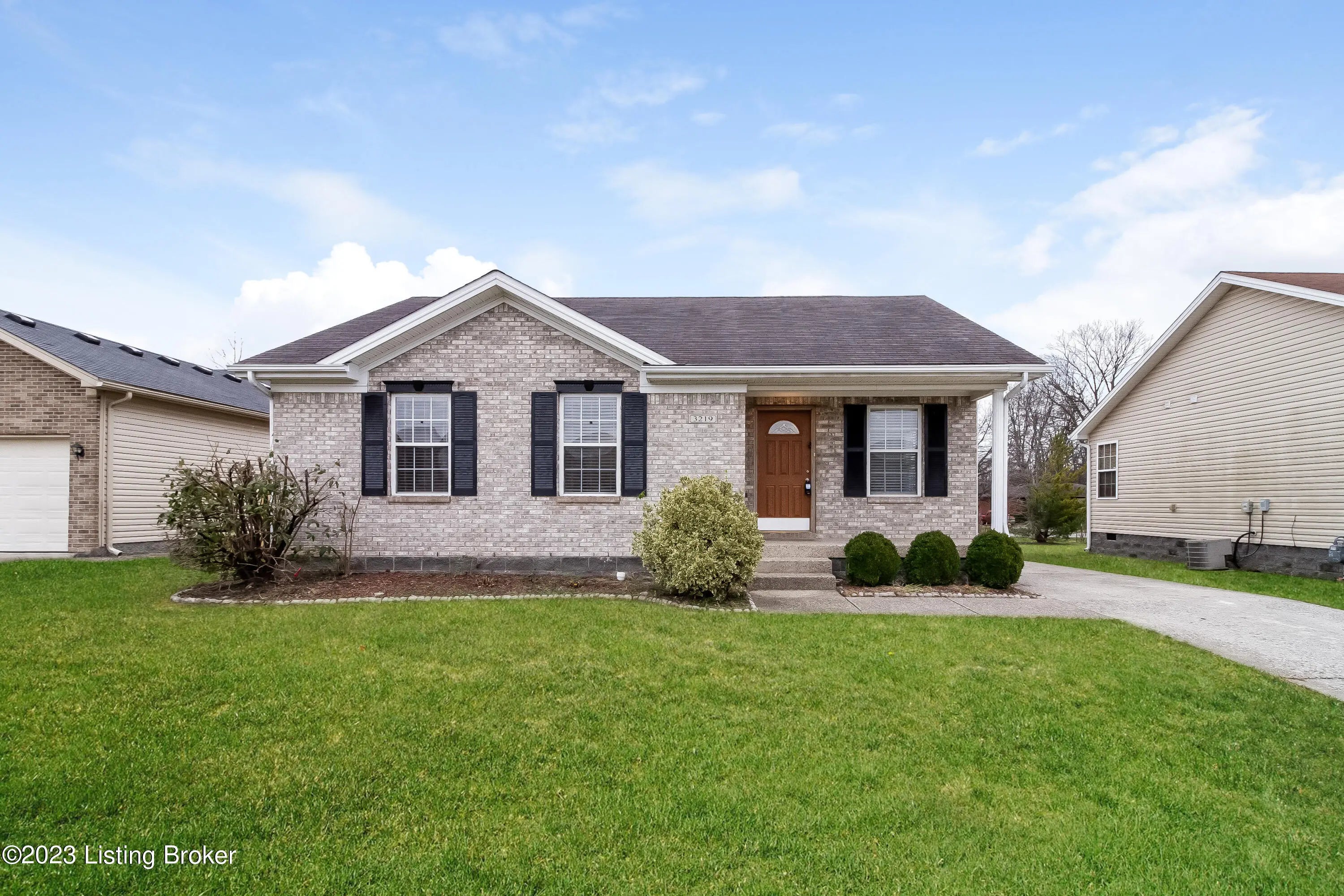 Photo of Listing #1704982