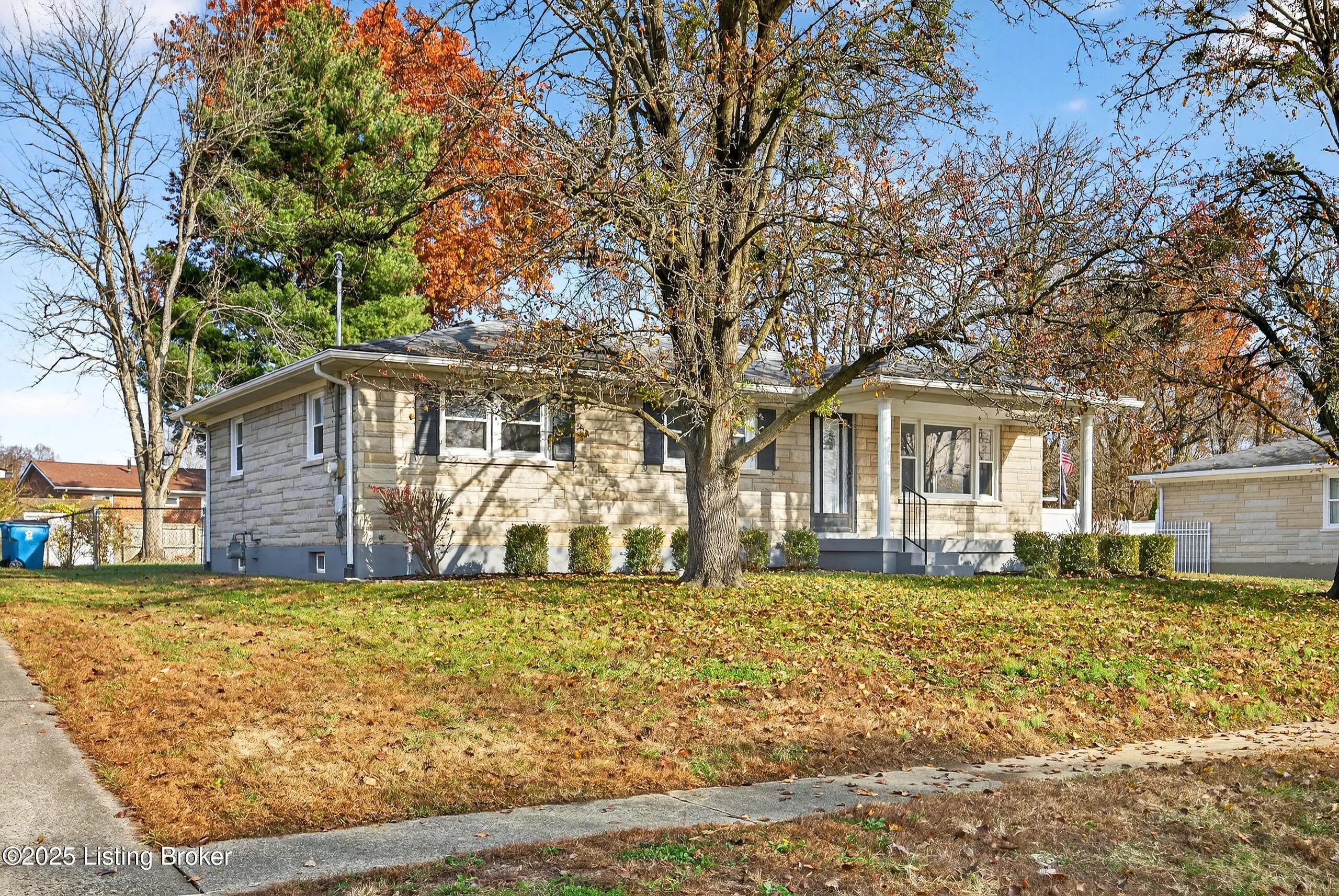 Photo of Listing #1705000