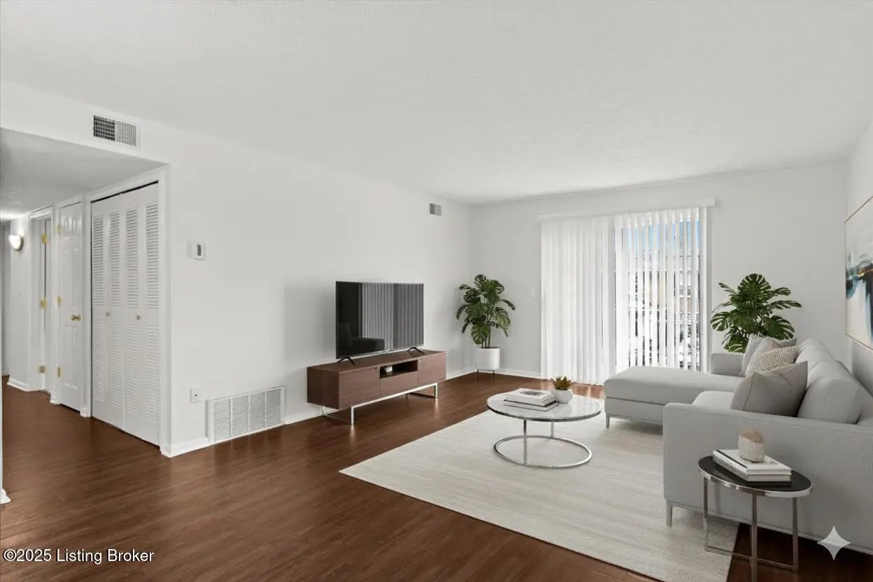 Photo of Listing #1705174