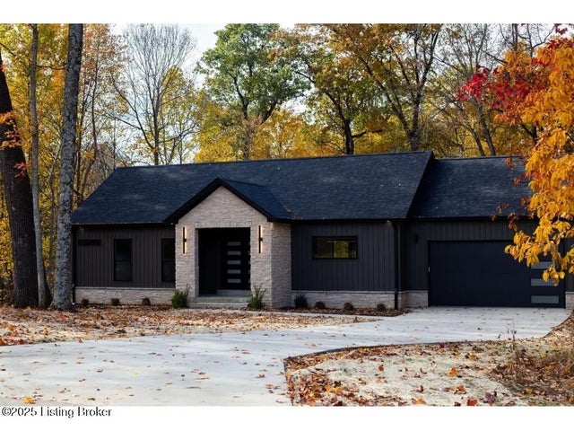 1304 Burns Rd, Radcliff