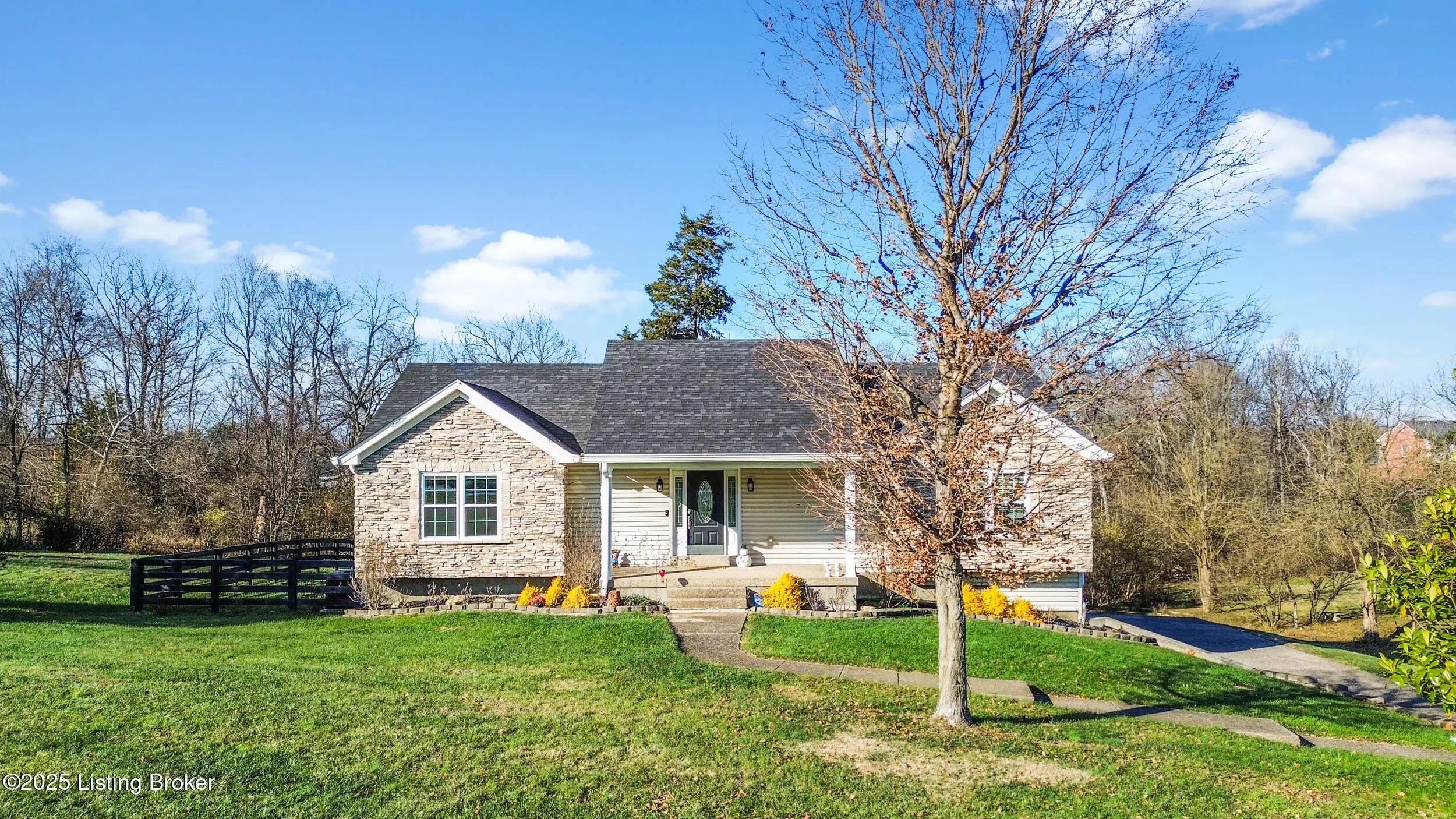 Photo of Listing #1705102