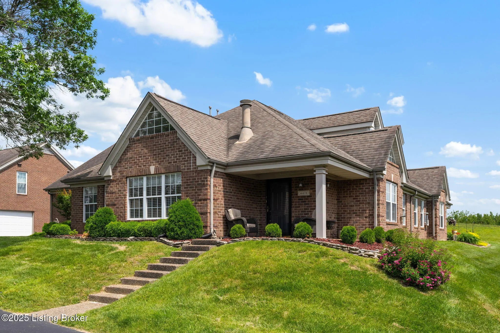 Photo of Listing #1705143