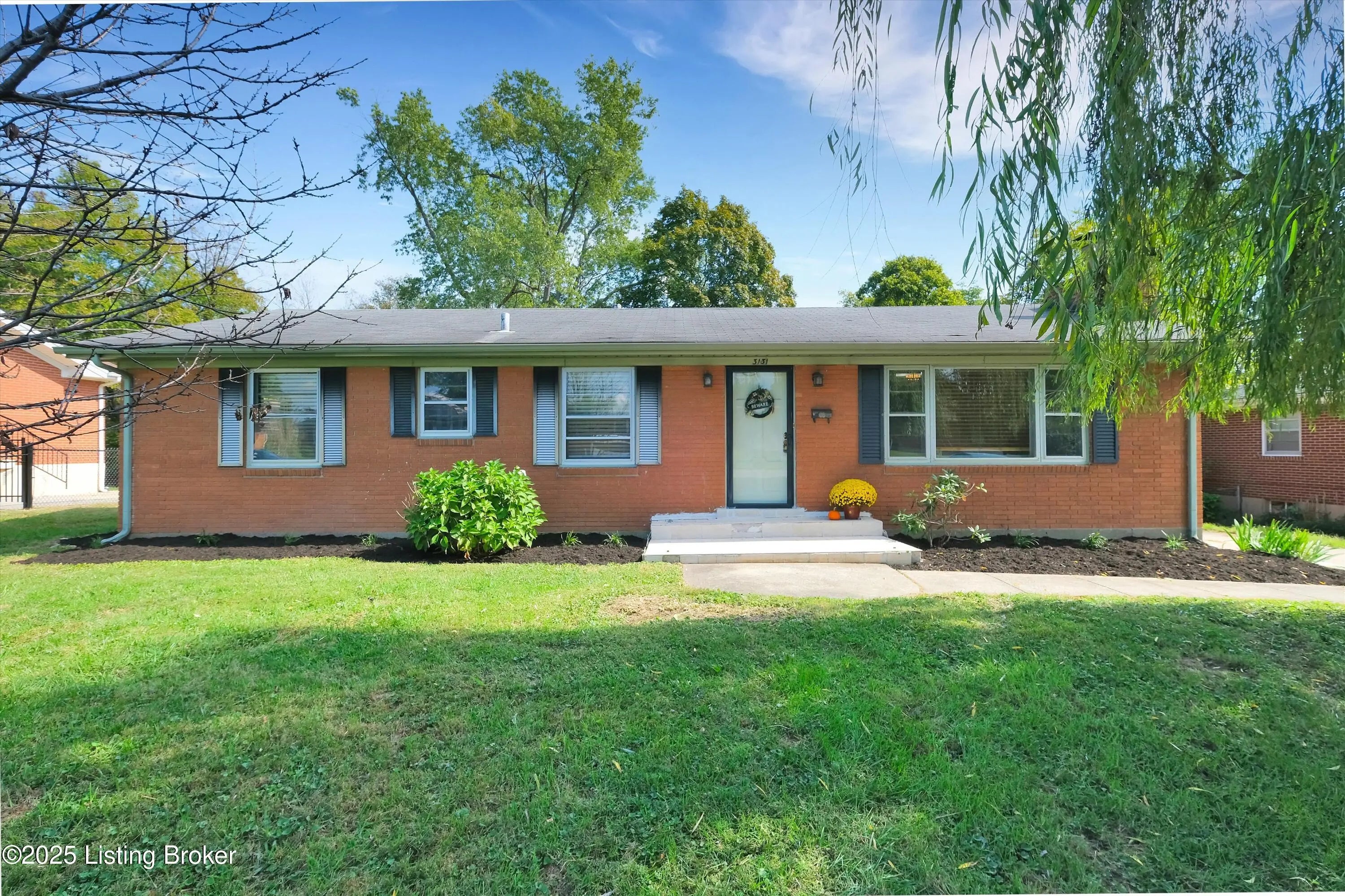 Photo of Listing #1705112