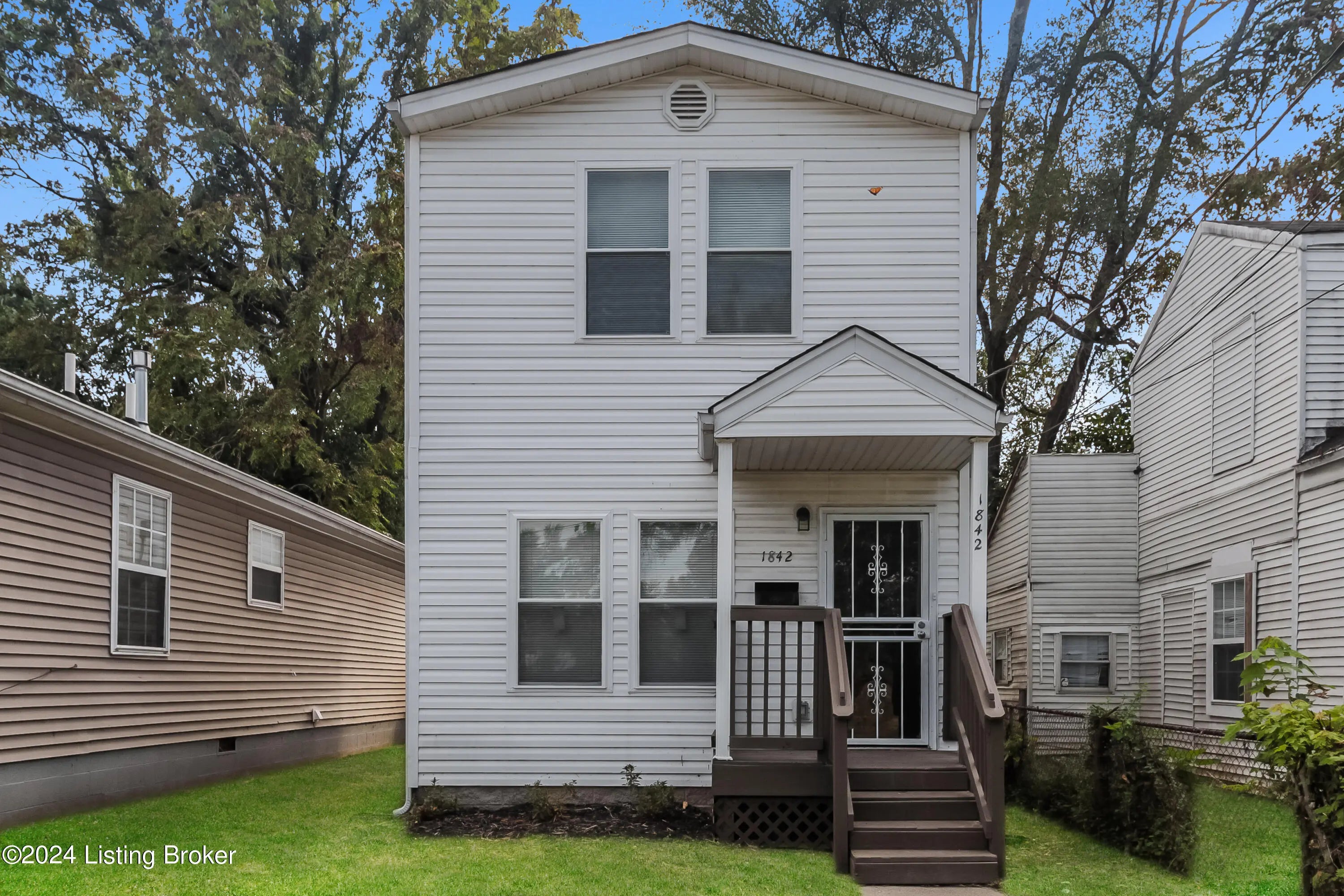 Photo of Listing #1705155